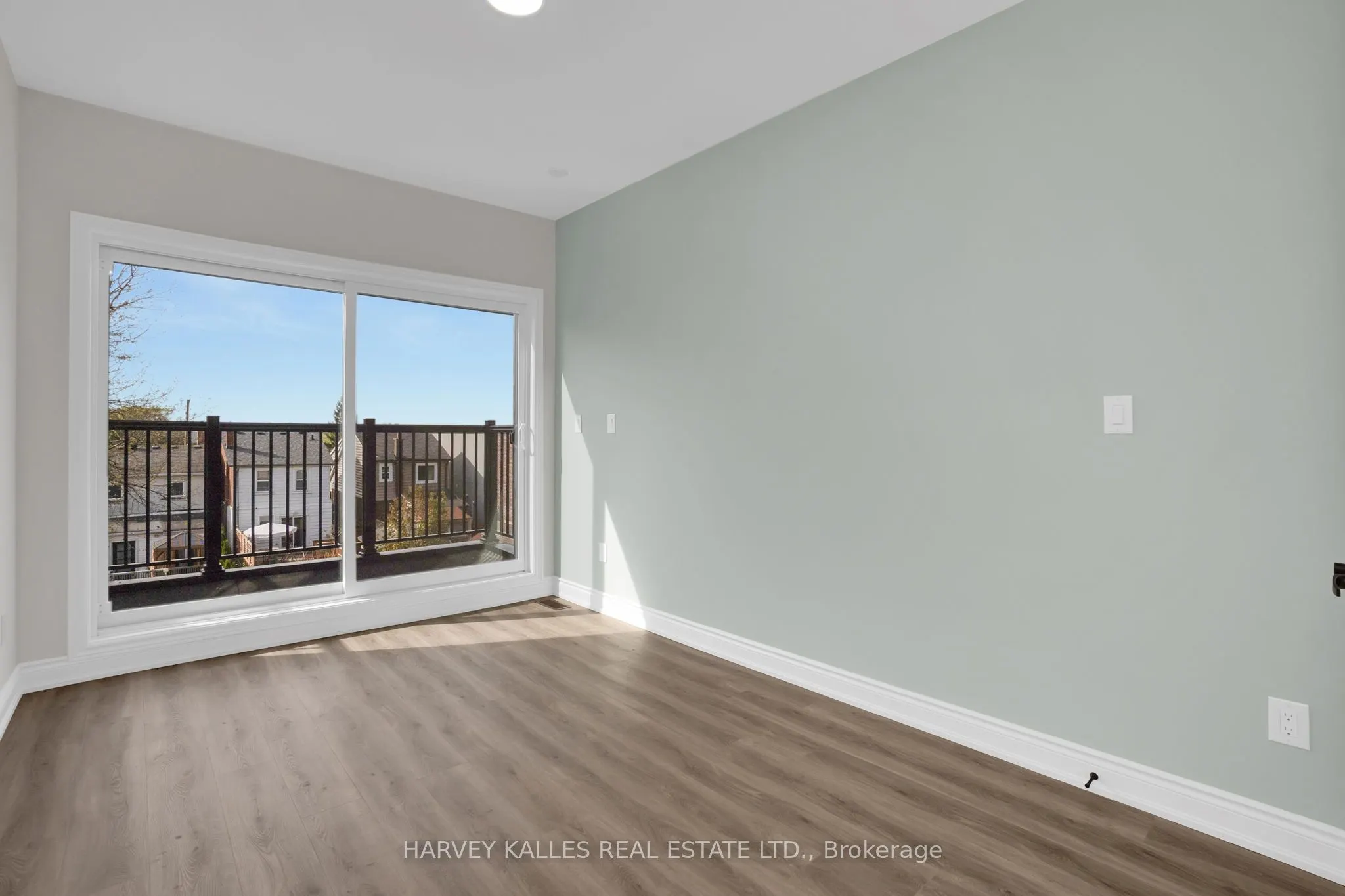 19 Lambton Avenue, #Main & 2nd