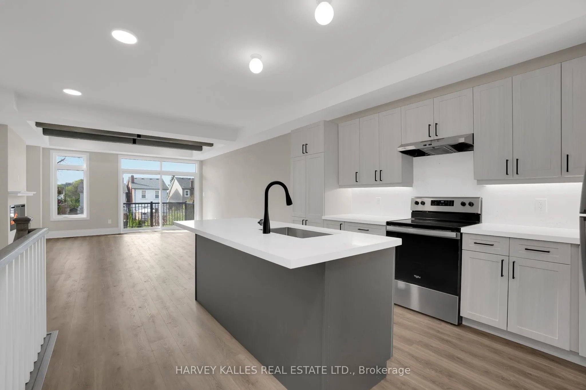 19 Lambton Avenue, #Main & 2nd