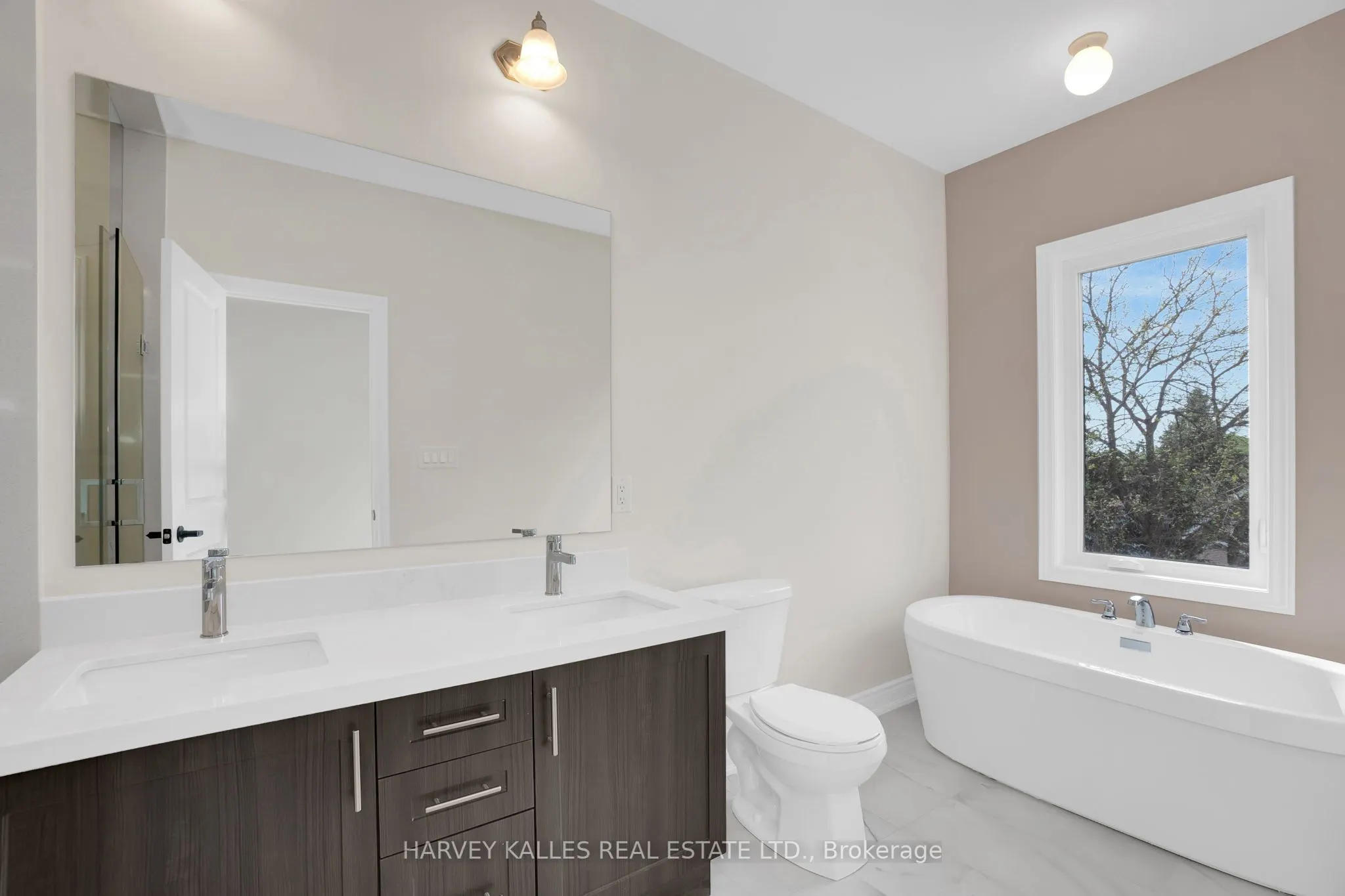19 Lambton Avenue, #Main & 2nd