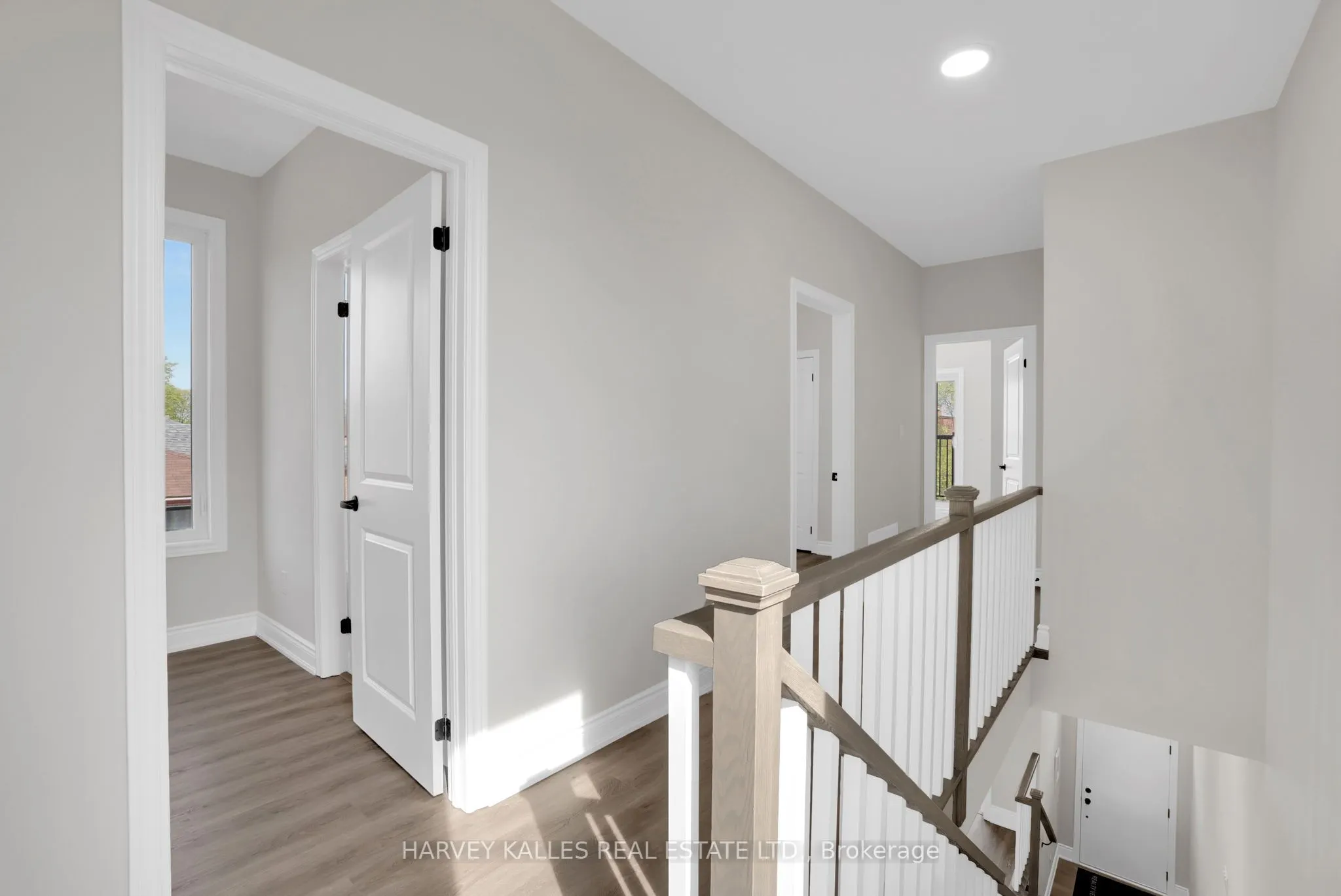 19 Lambton Avenue, #Main & 2nd