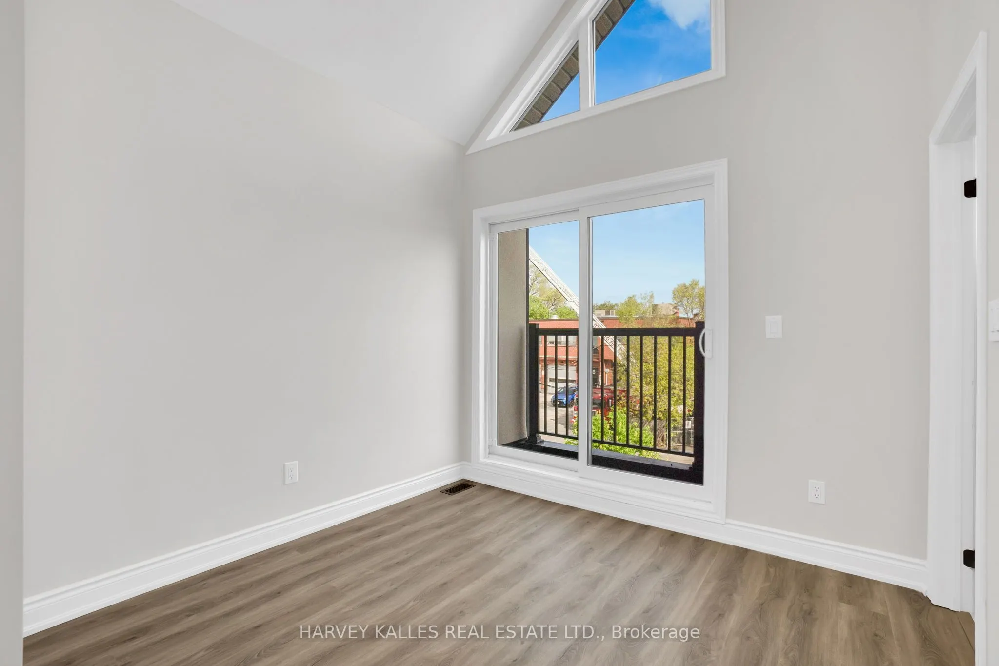 19 Lambton Avenue, #Main & 2nd