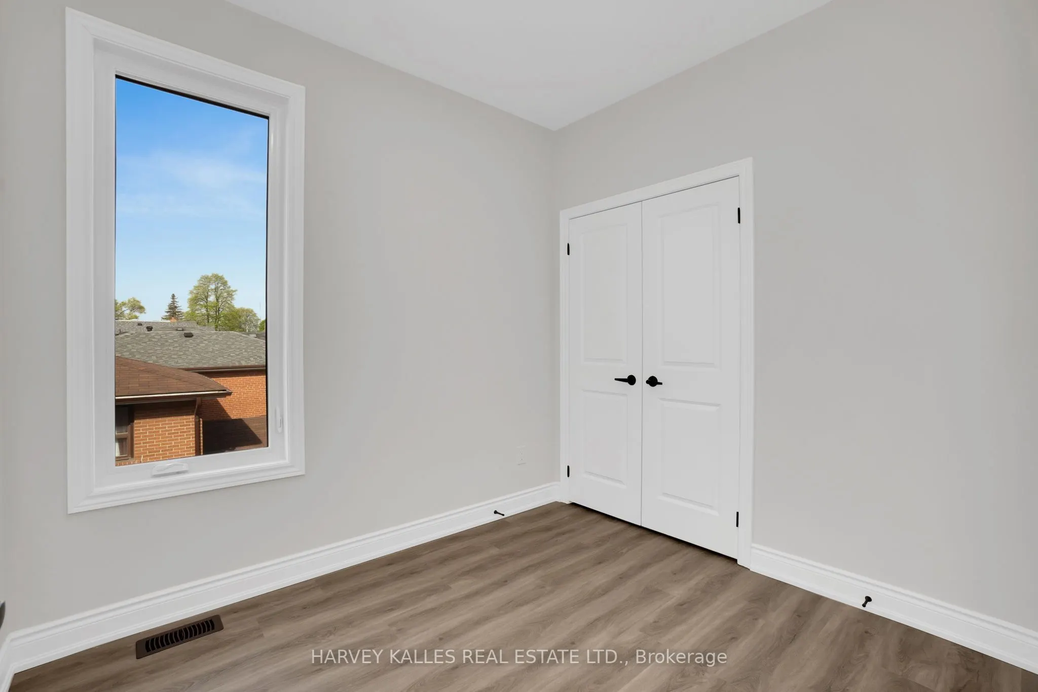 19 Lambton Avenue, #Main & 2nd