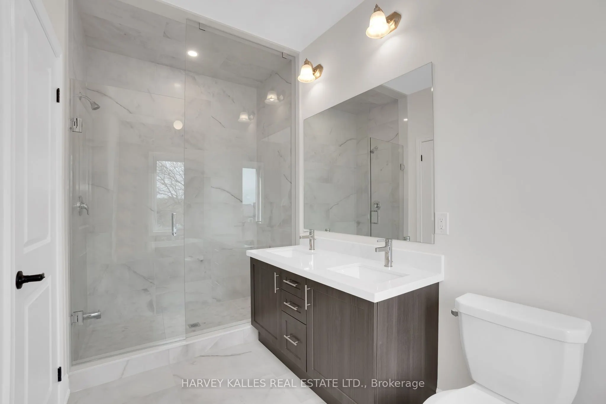 19 Lambton Avenue, #Main & 2nd