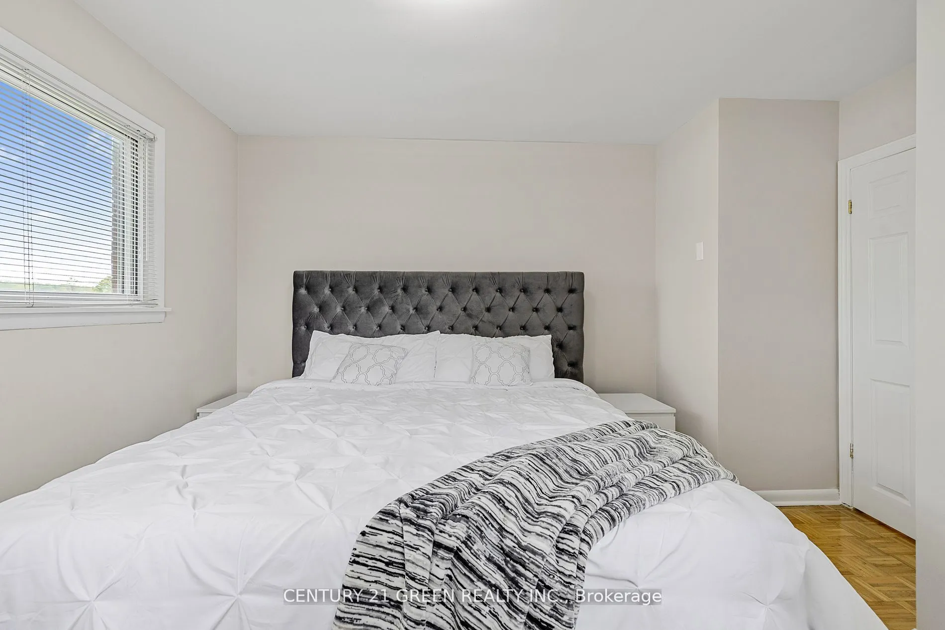 5438 Trafalgar Road