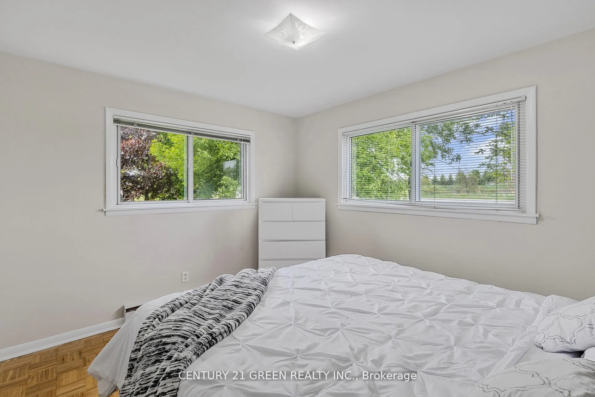 5438 Trafalgar Road