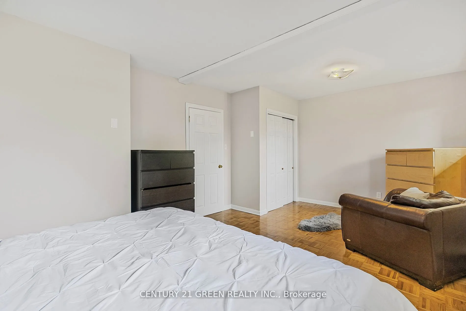 5438 Trafalgar Road