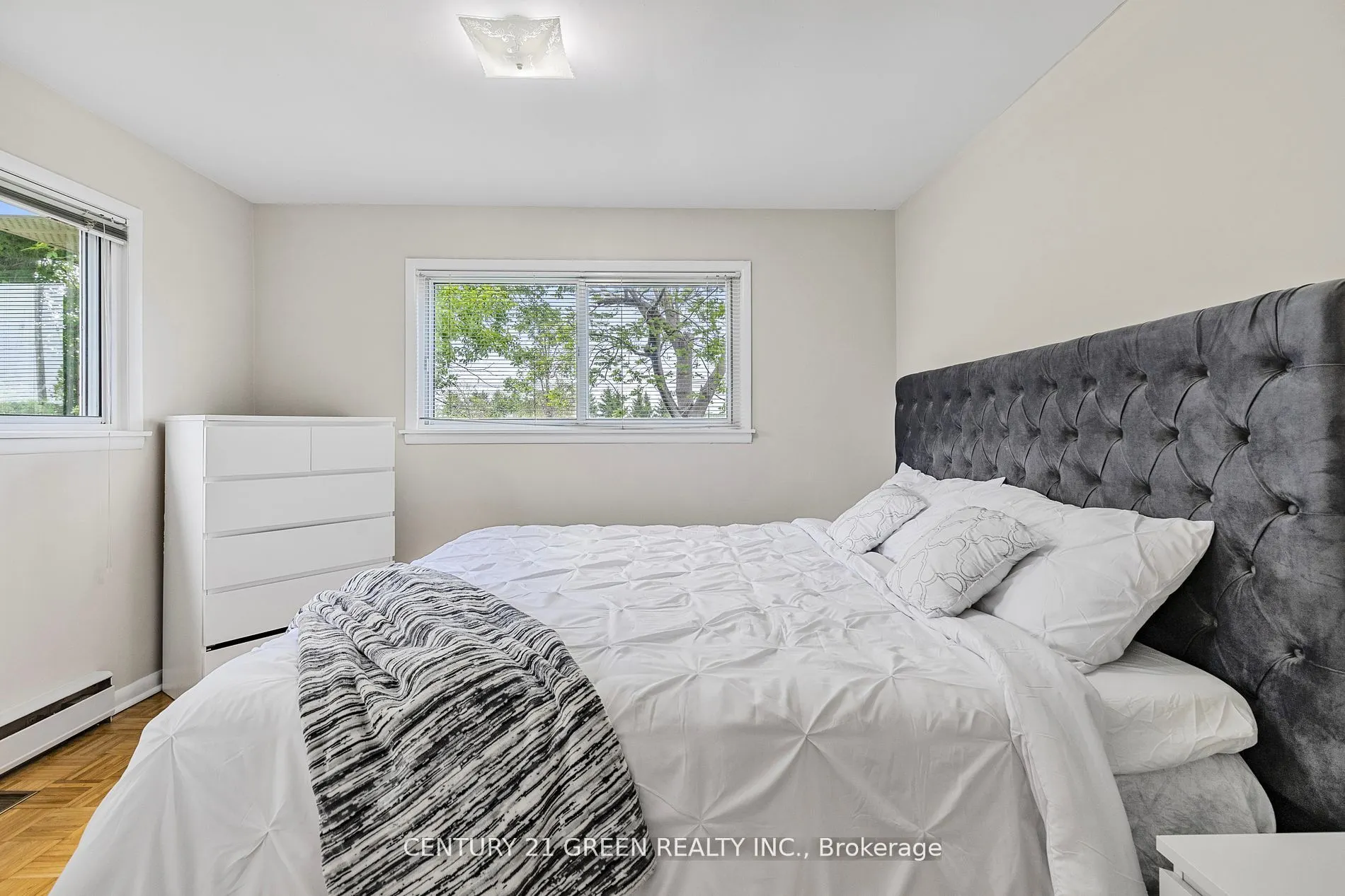 5438 Trafalgar Road