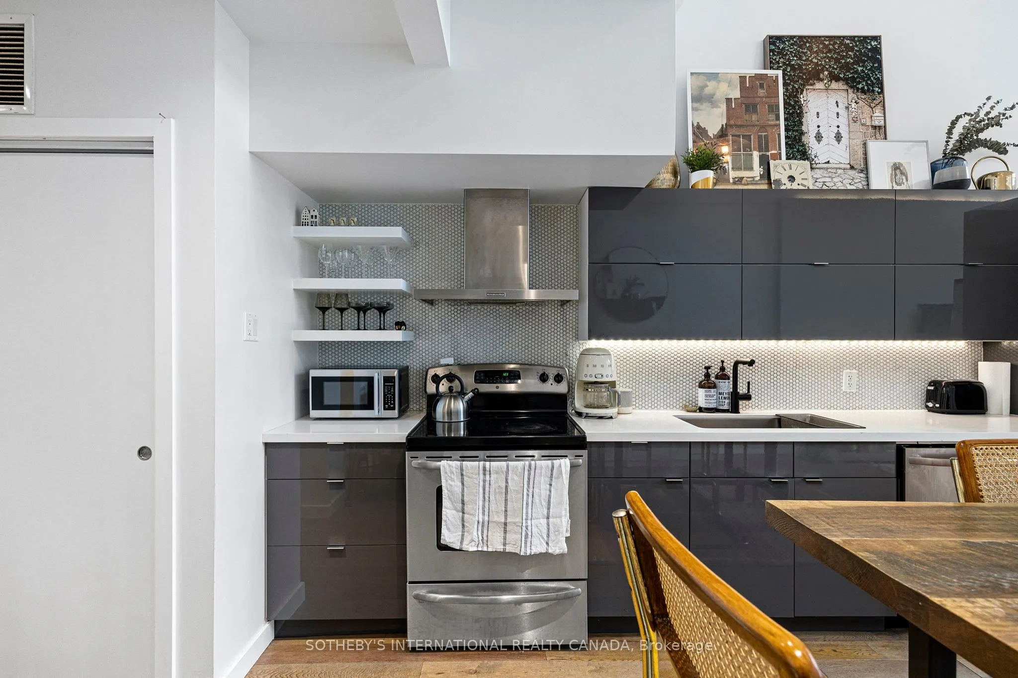 1478 Queen St W Street, #203