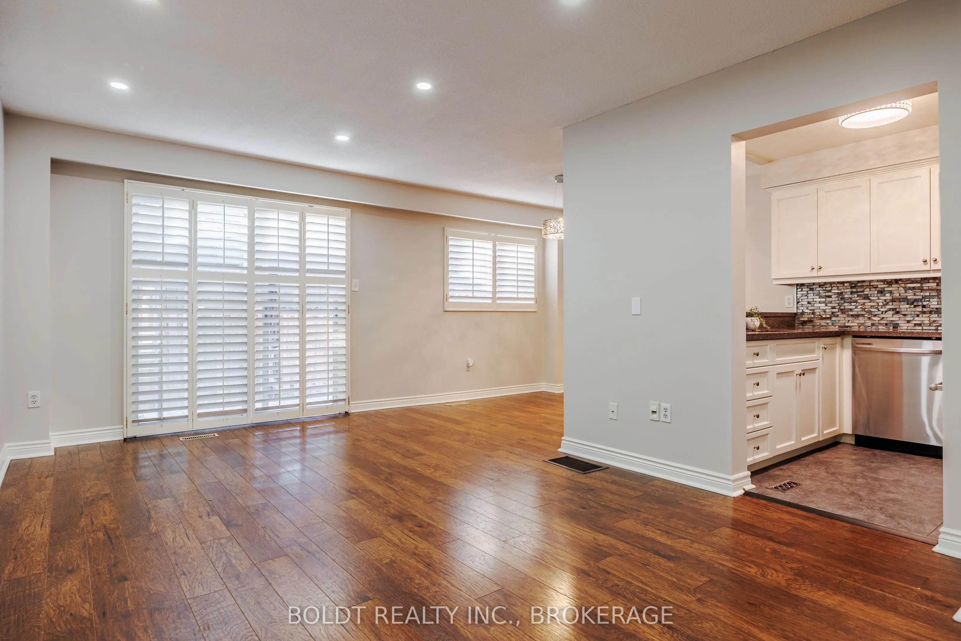 1532 Lancaster Drive, #42
