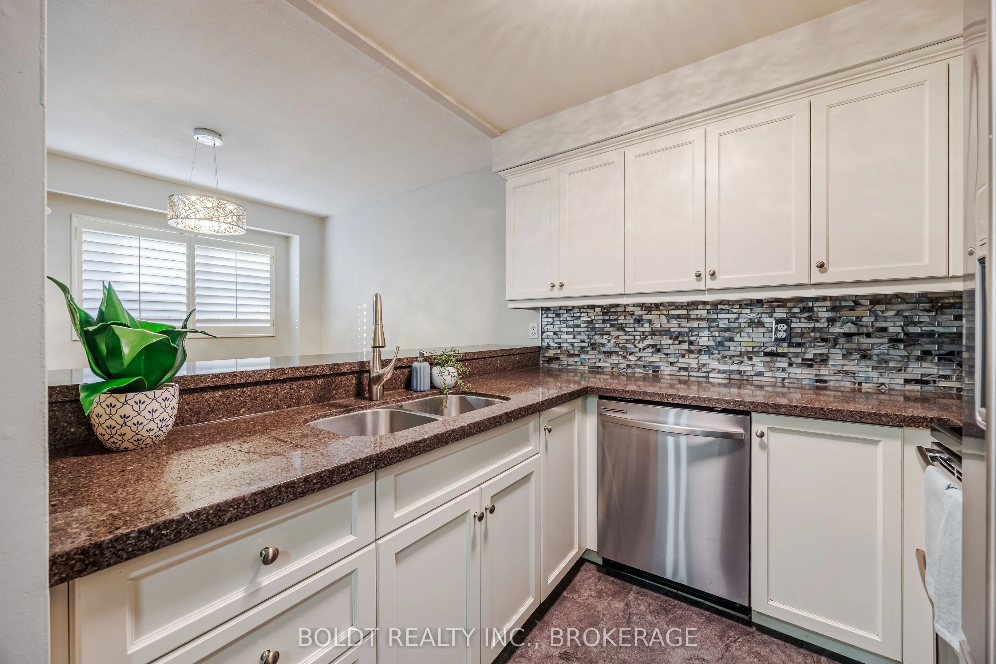 1532 Lancaster Drive, #42