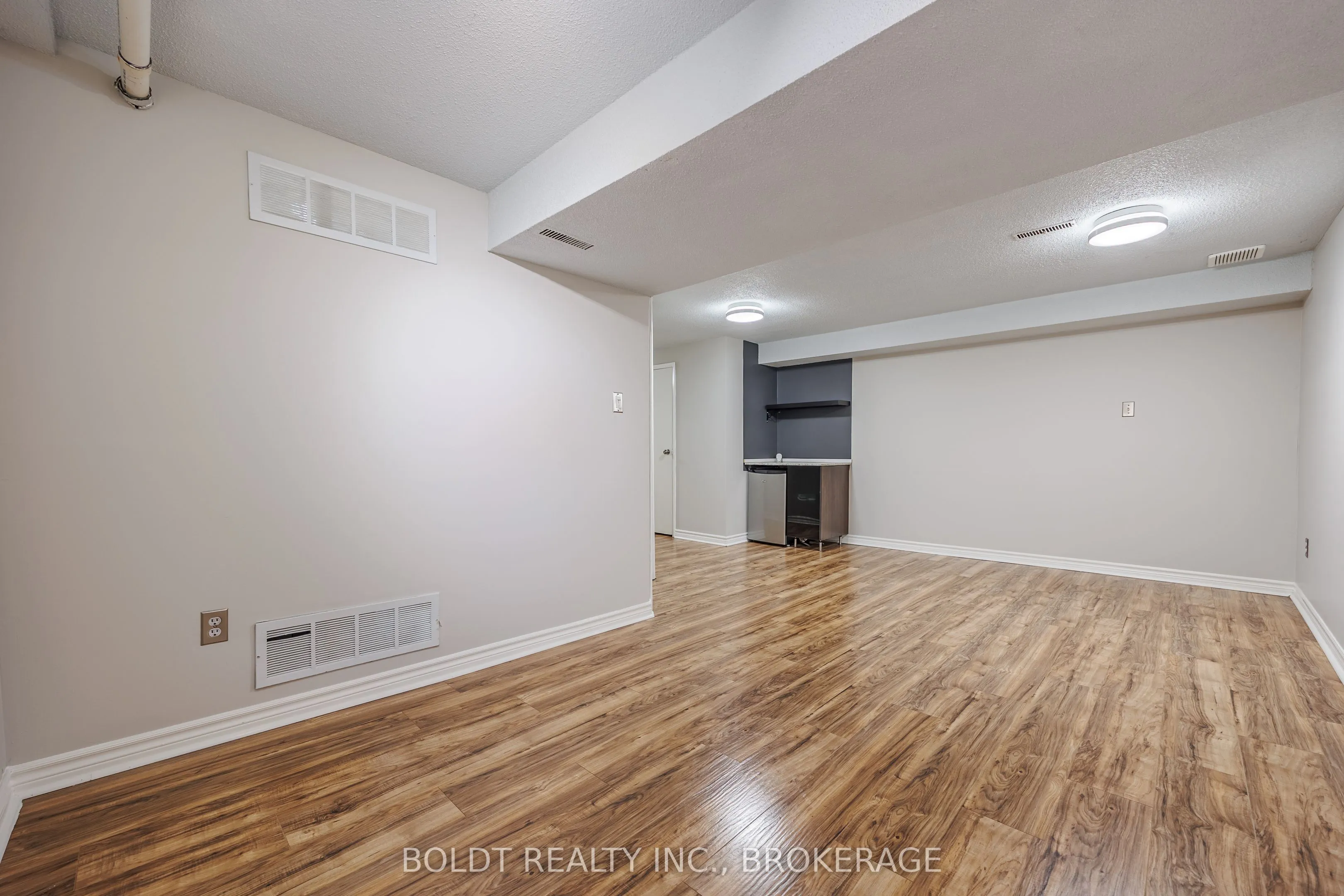 1532 Lancaster Drive, #42