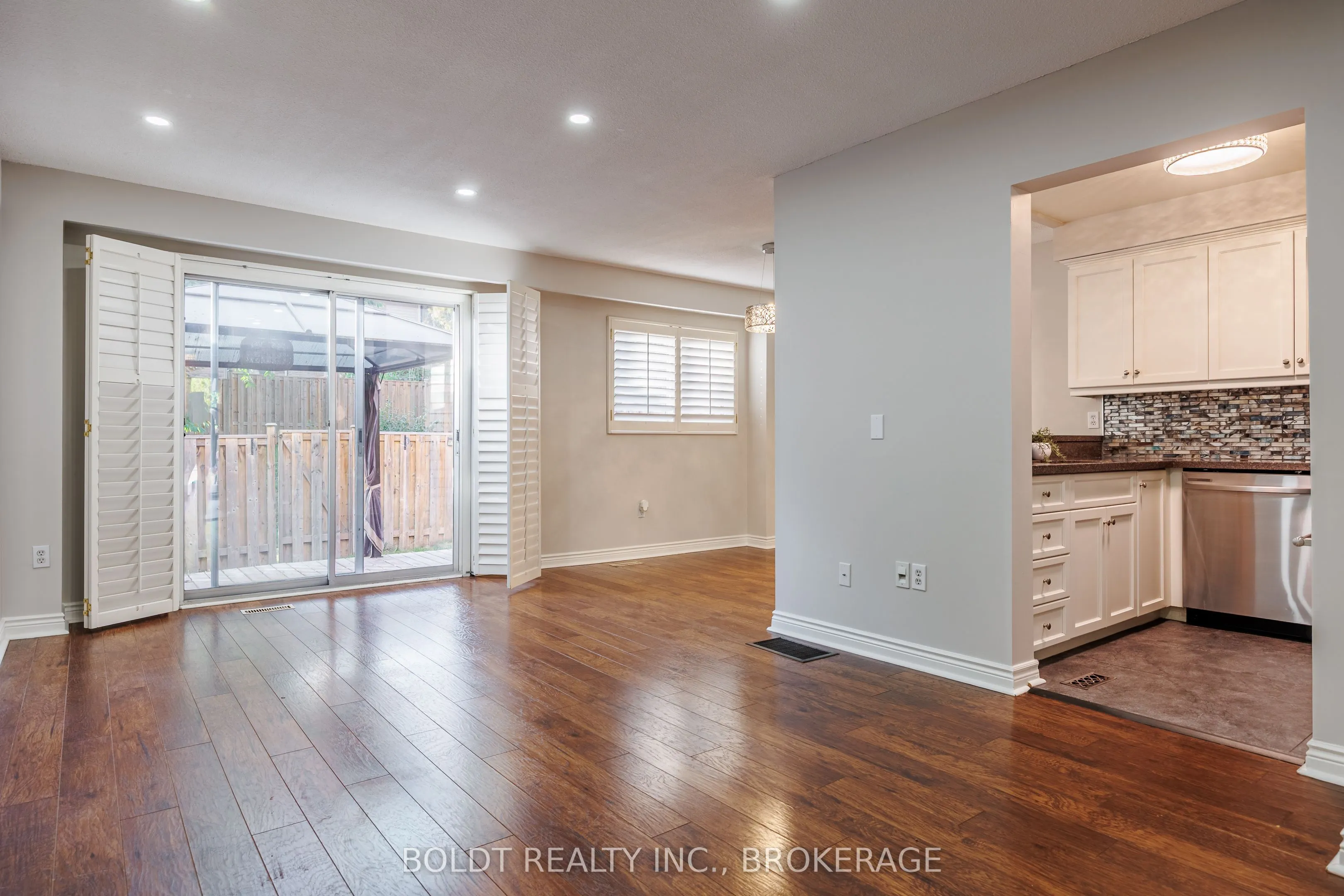 1532 Lancaster Drive, #42