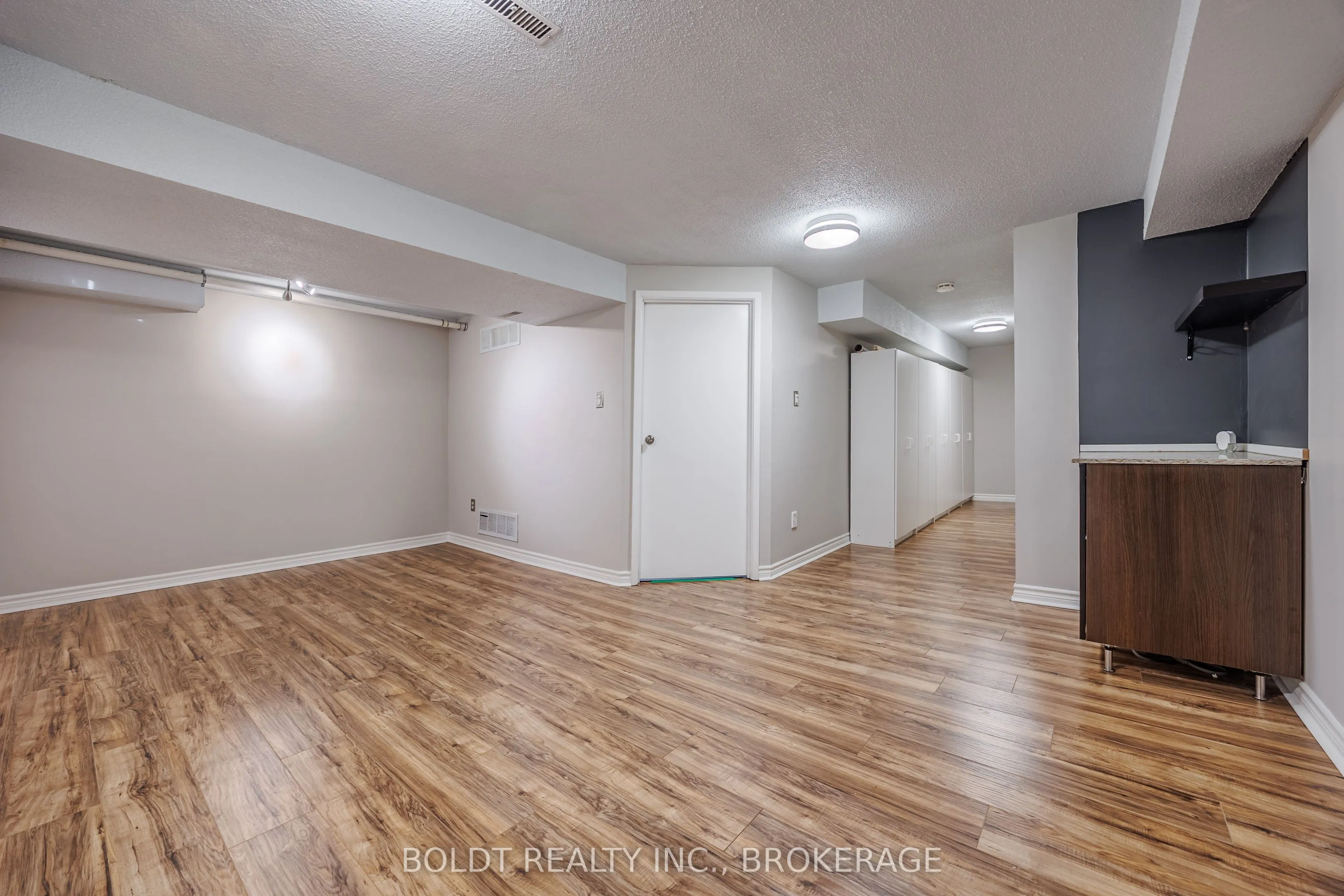 1532 Lancaster Drive, #42