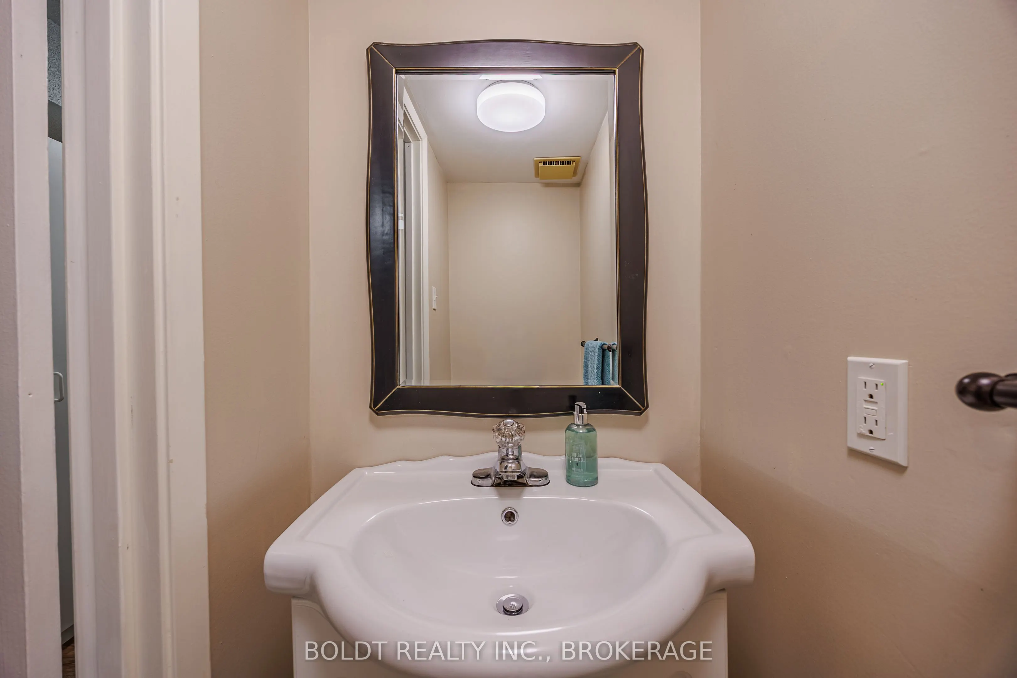1532 Lancaster Drive, #42