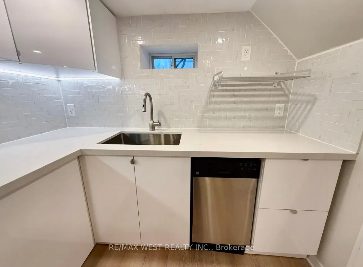 10 Vimy Avenue, #Bsmt