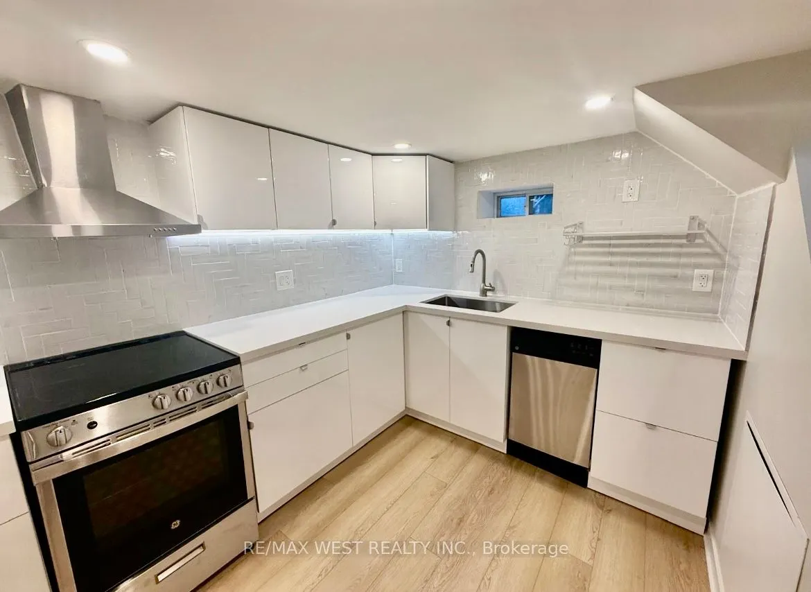 10 Vimy Avenue, #Bsmt