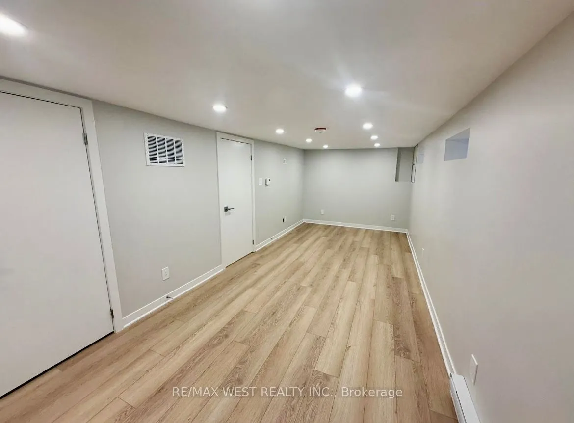 10 Vimy Avenue, #Bsmt