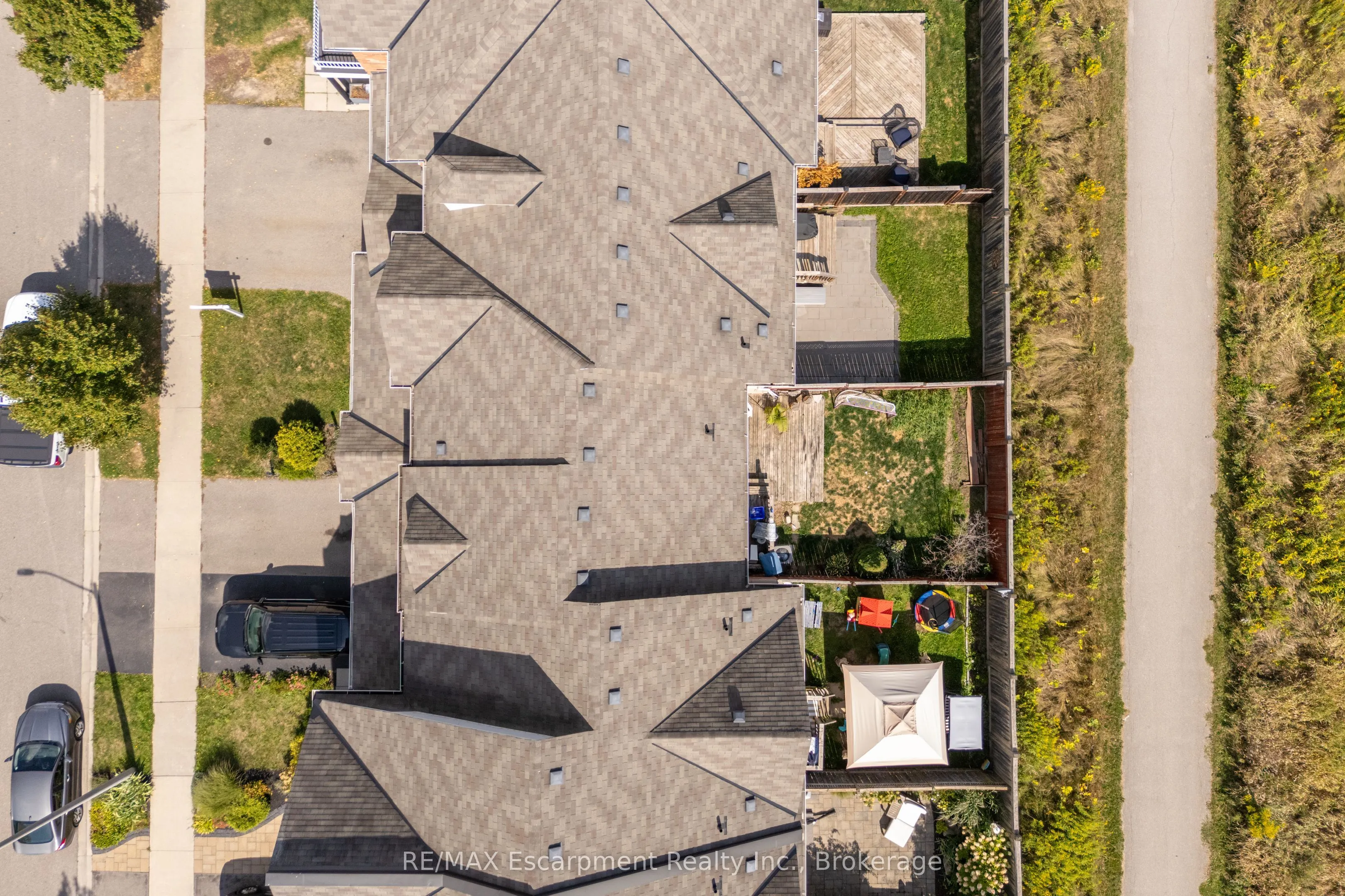 4832 Capri Crescent