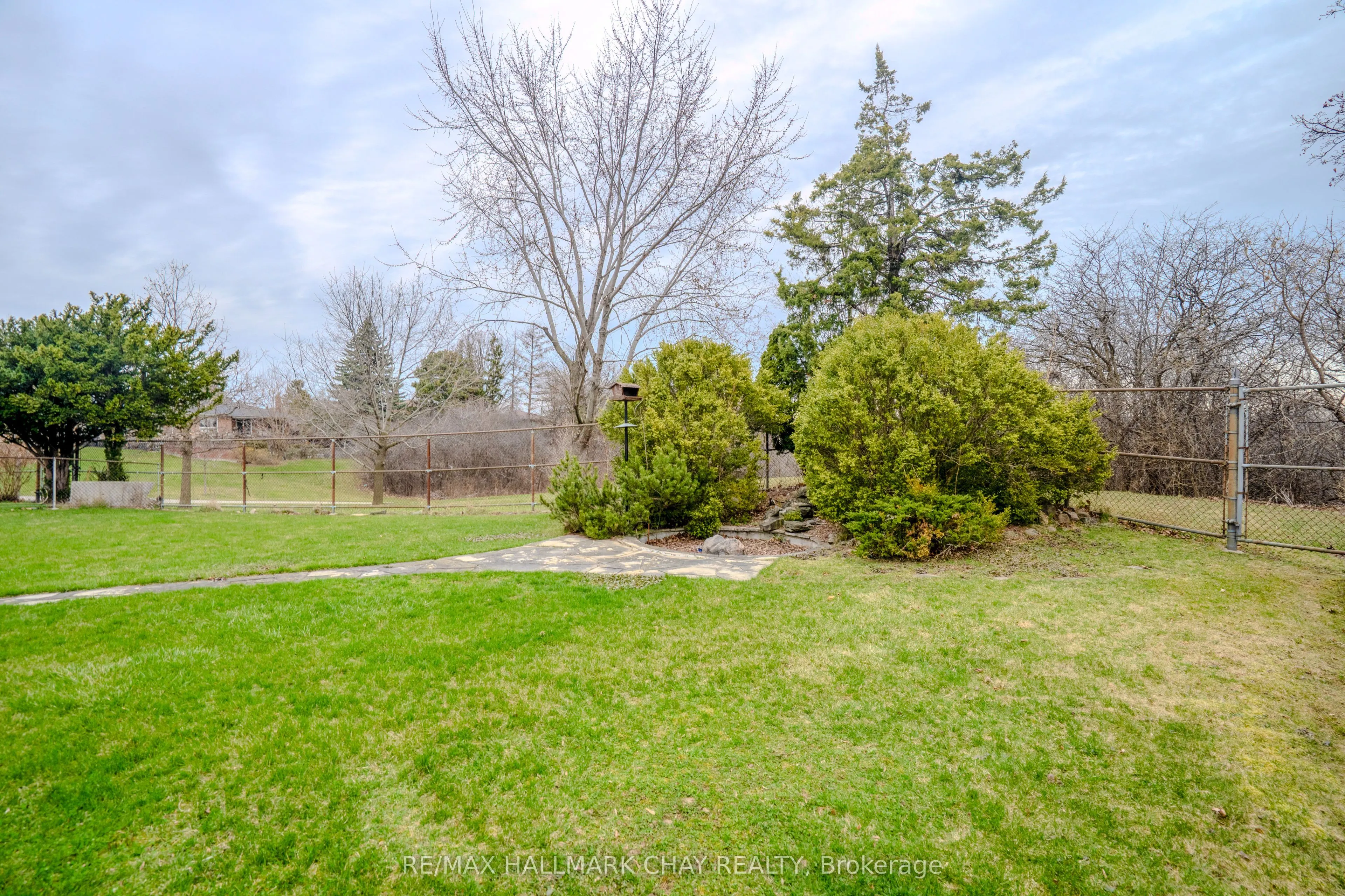 3 Alicewood Court