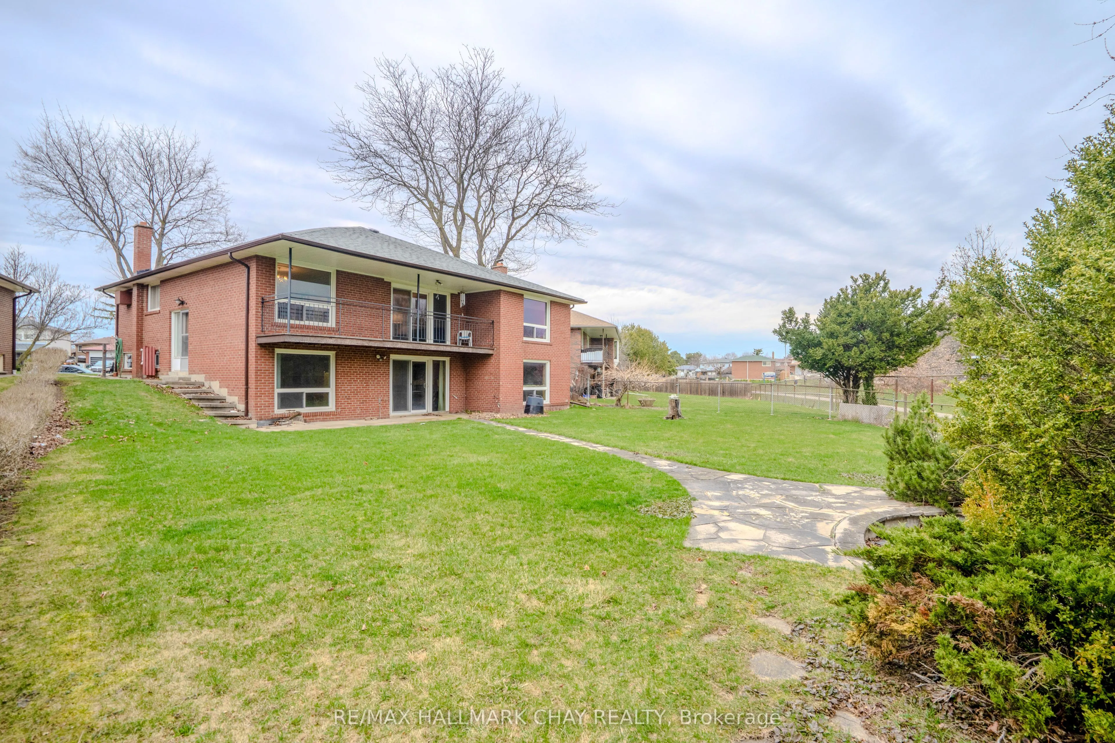 3 Alicewood Court