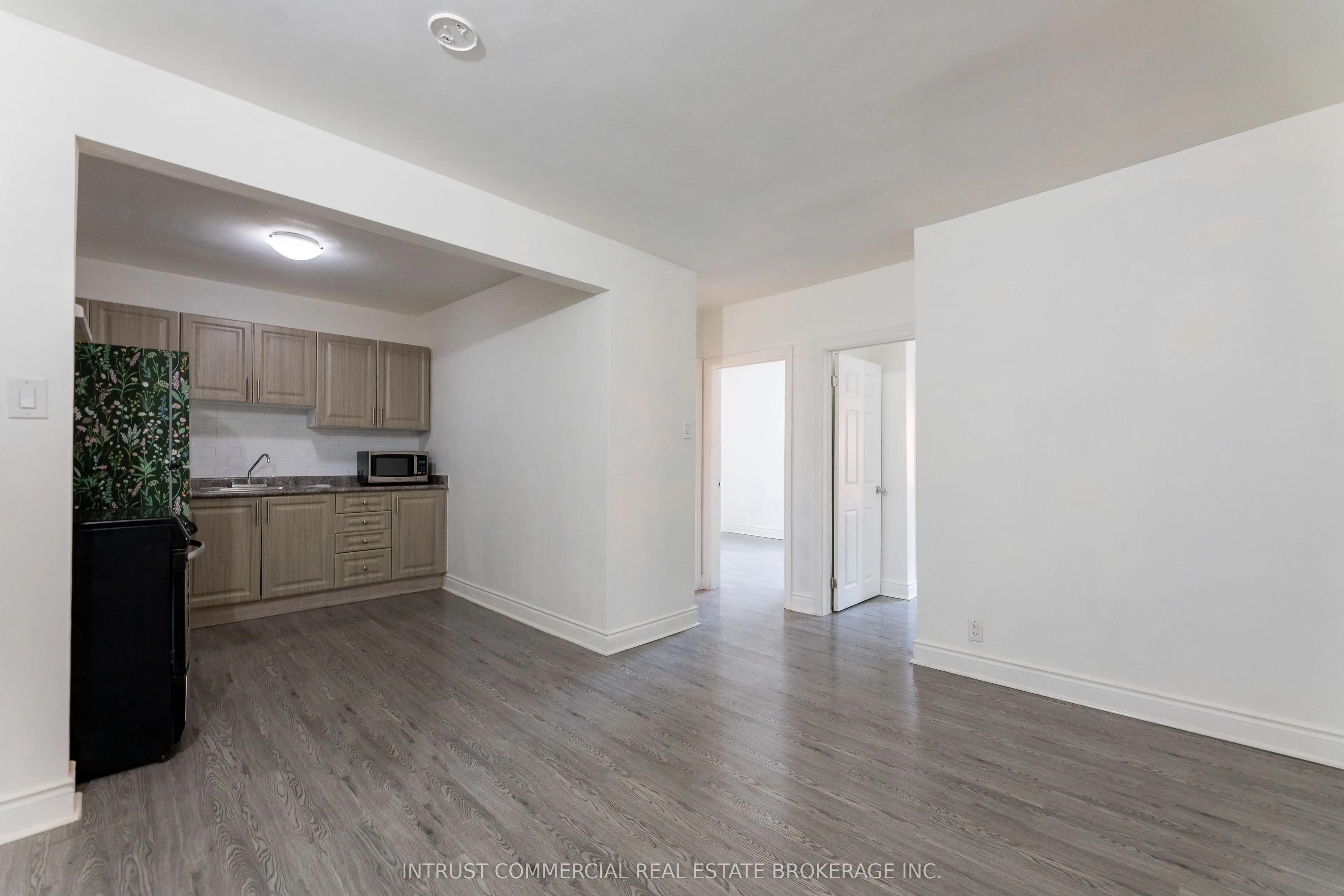 2544 Eglinton Avenue W