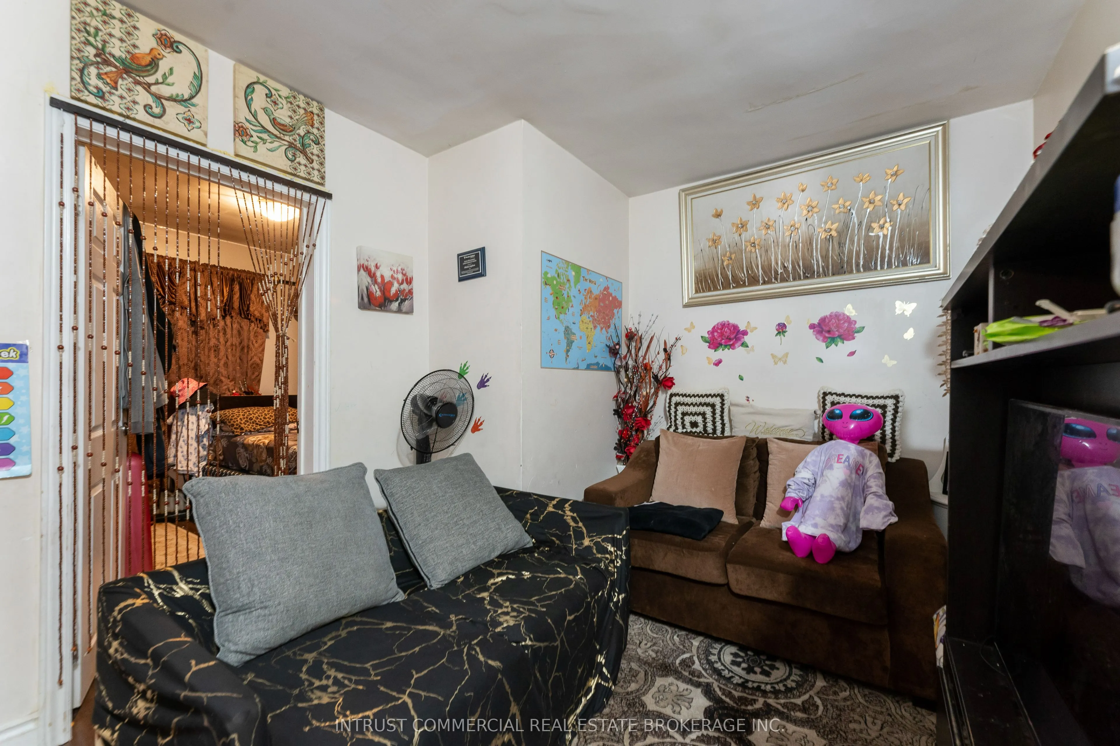 2544 Eglinton Avenue W