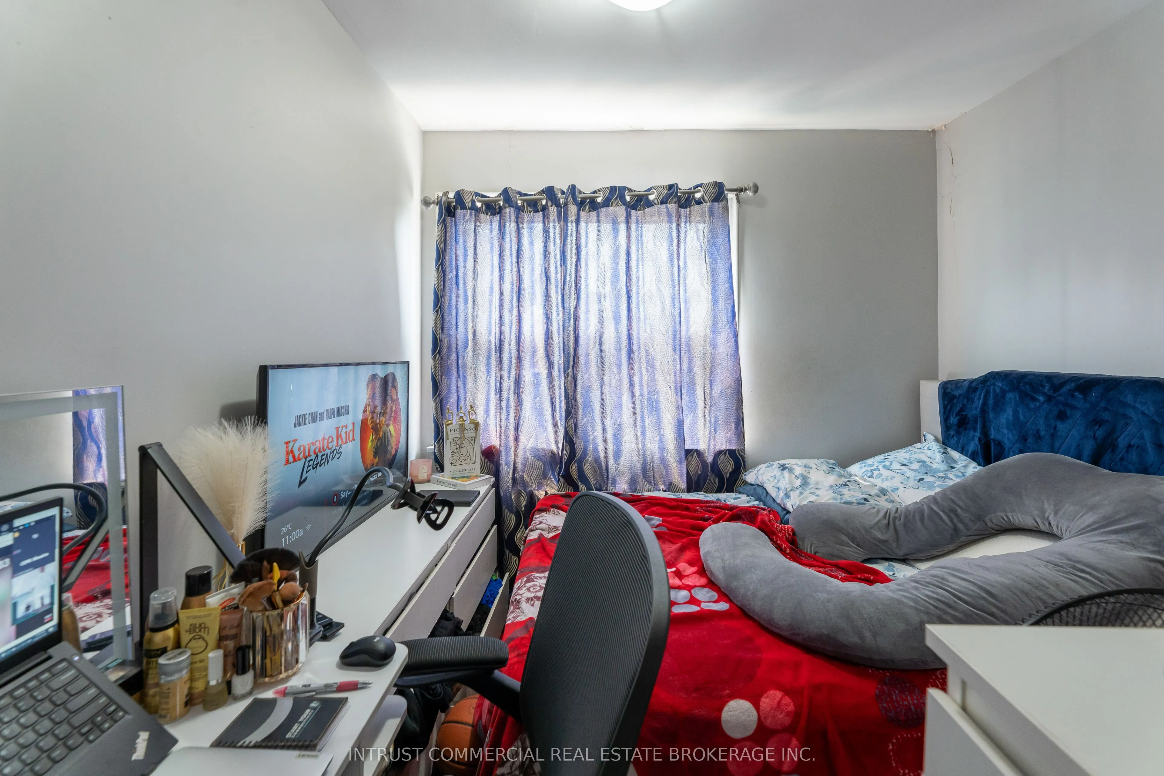 2544 Eglinton Avenue W
