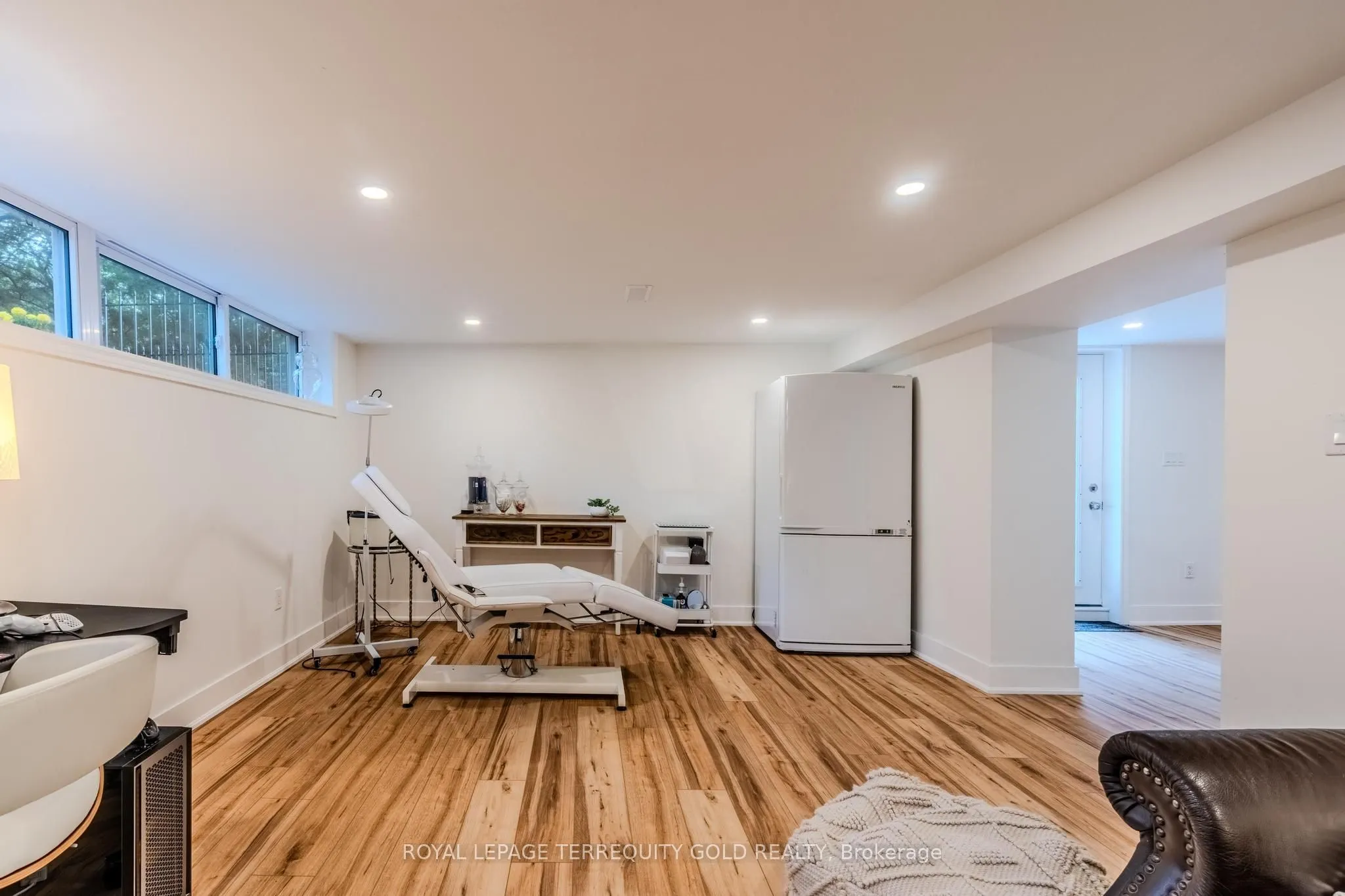327 River Side Drive