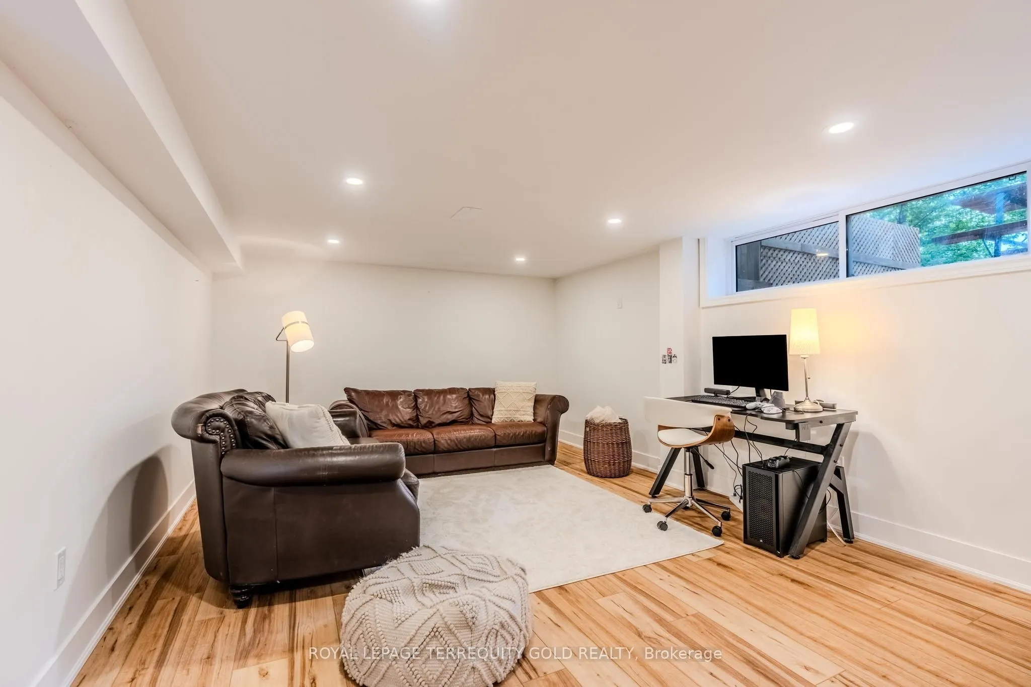 327 River Side Drive