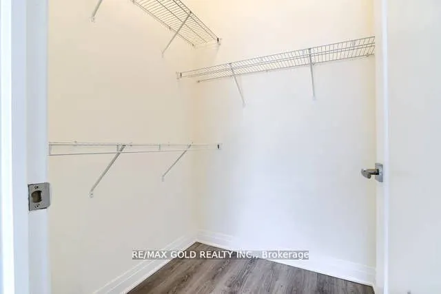 128 Grovewood Common, #607