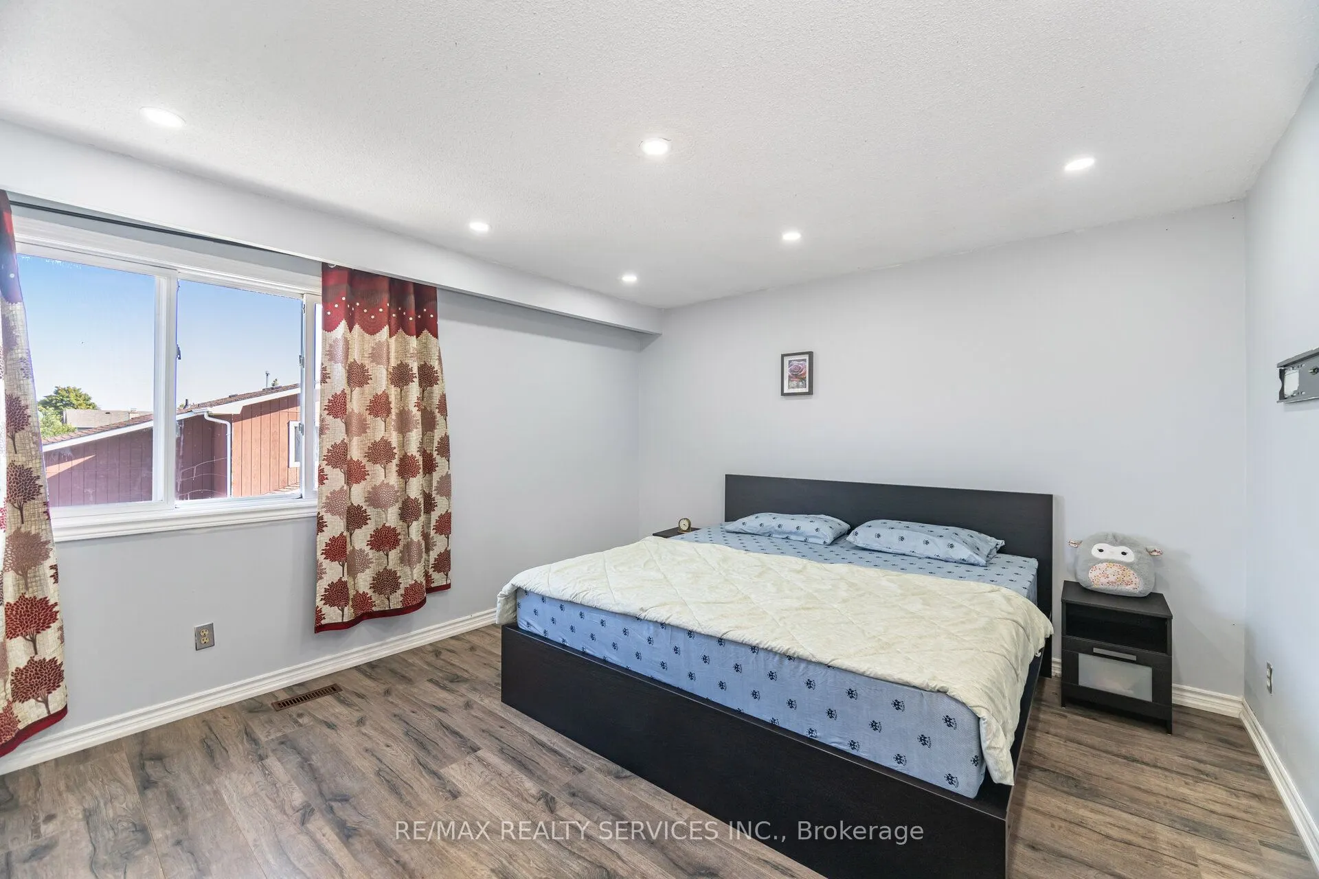 73 Blackthorn Lane