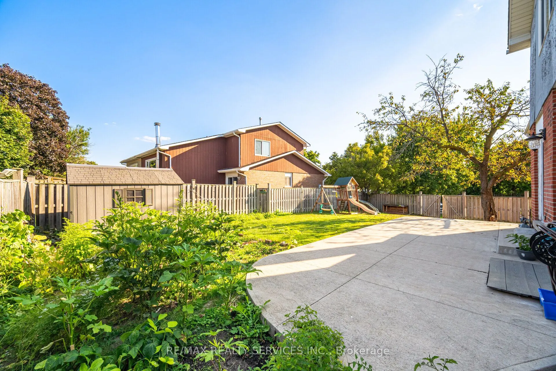 73 Blackthorn Lane