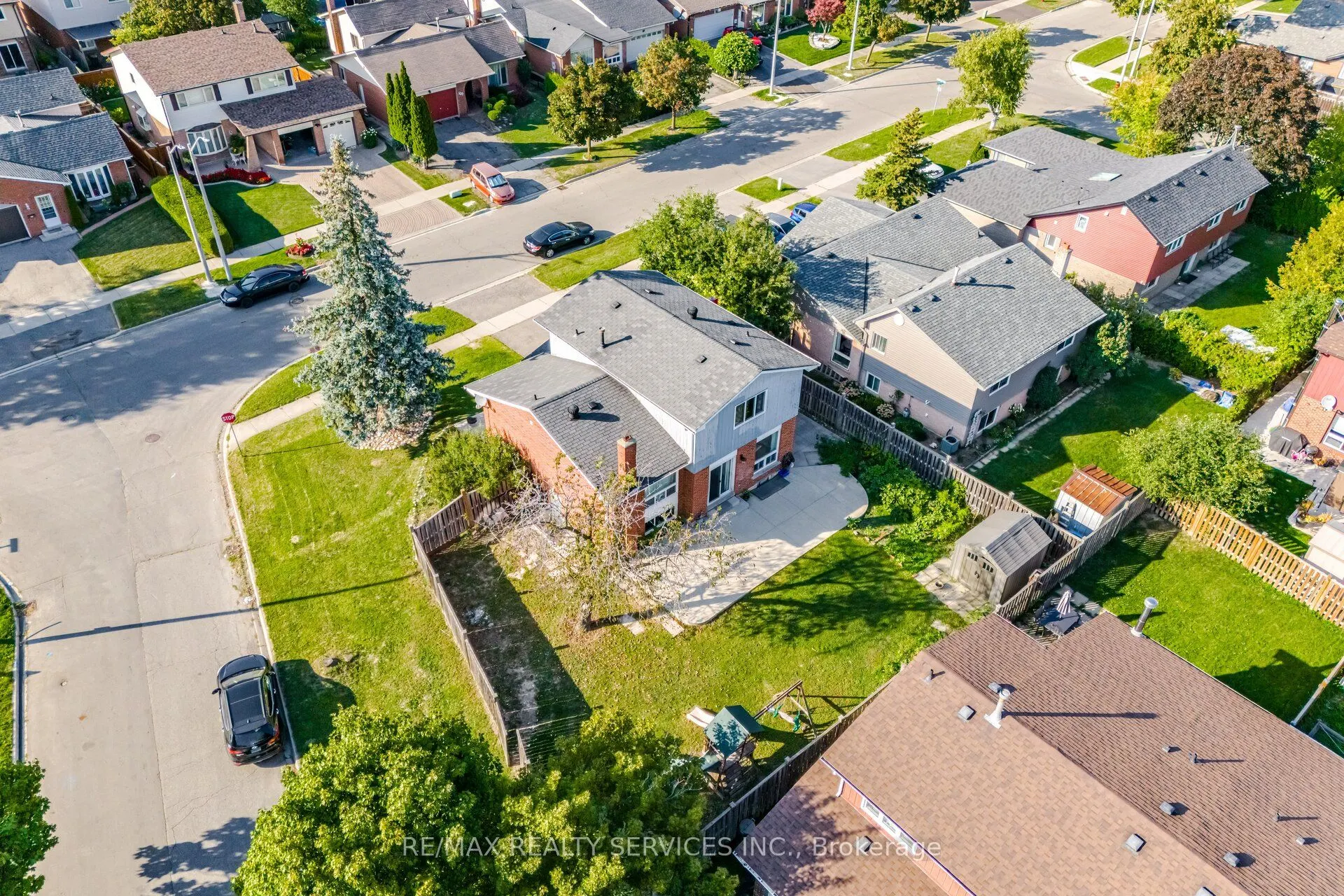 73 Blackthorn Lane