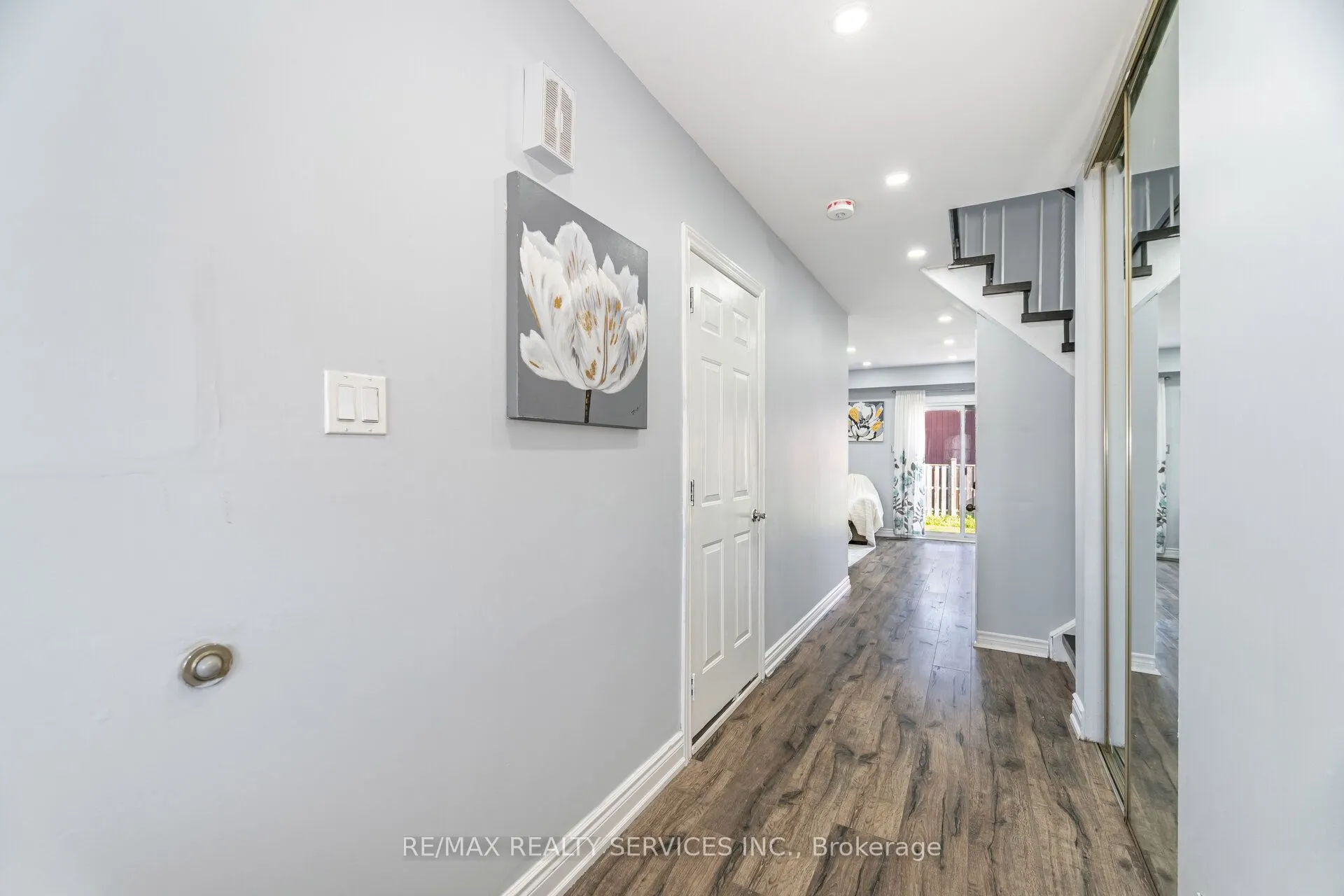 73 Blackthorn Lane