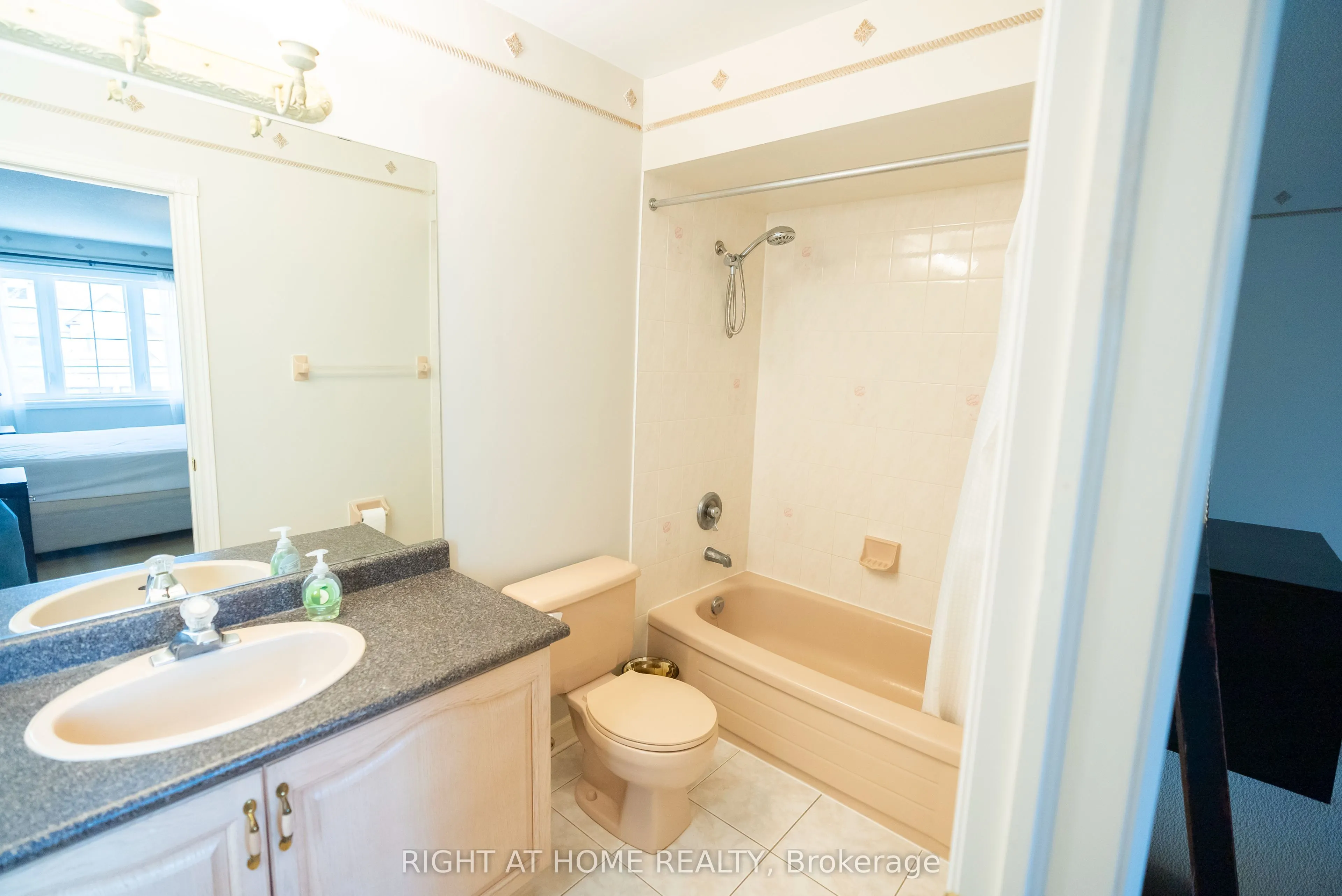 2427 Erin Centre Boulevard