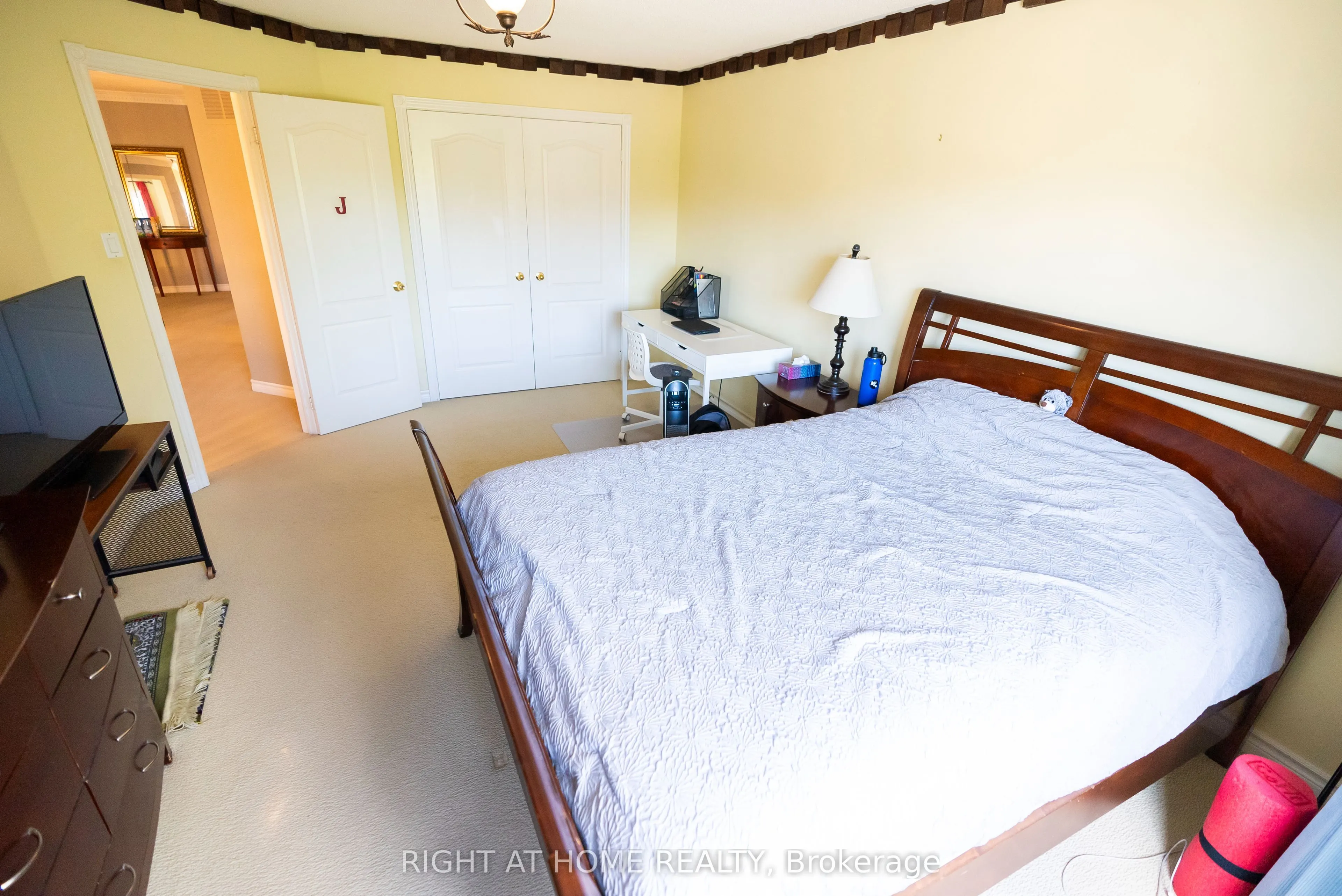 2427 Erin Centre Boulevard