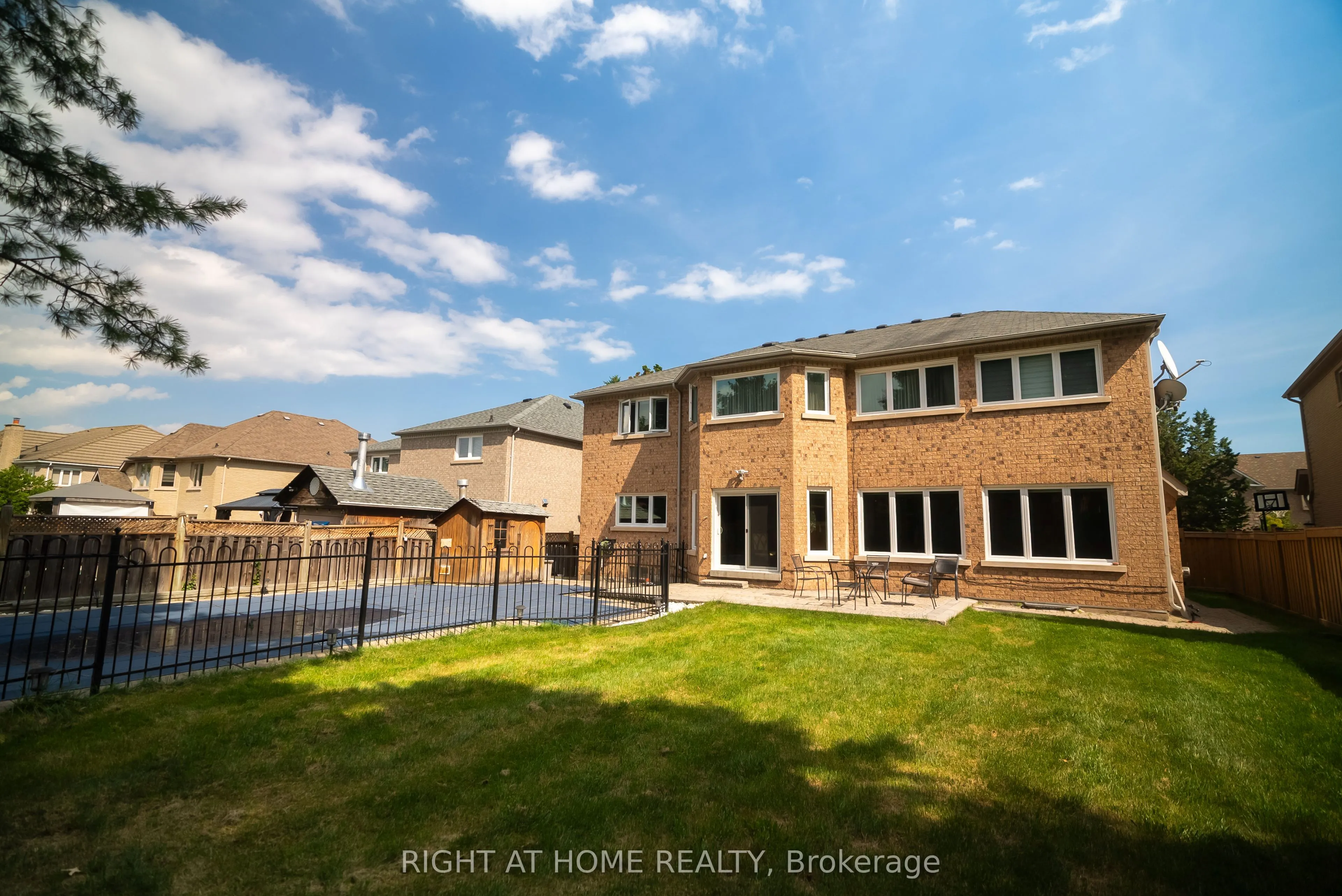 2427 Erin Centre Boulevard