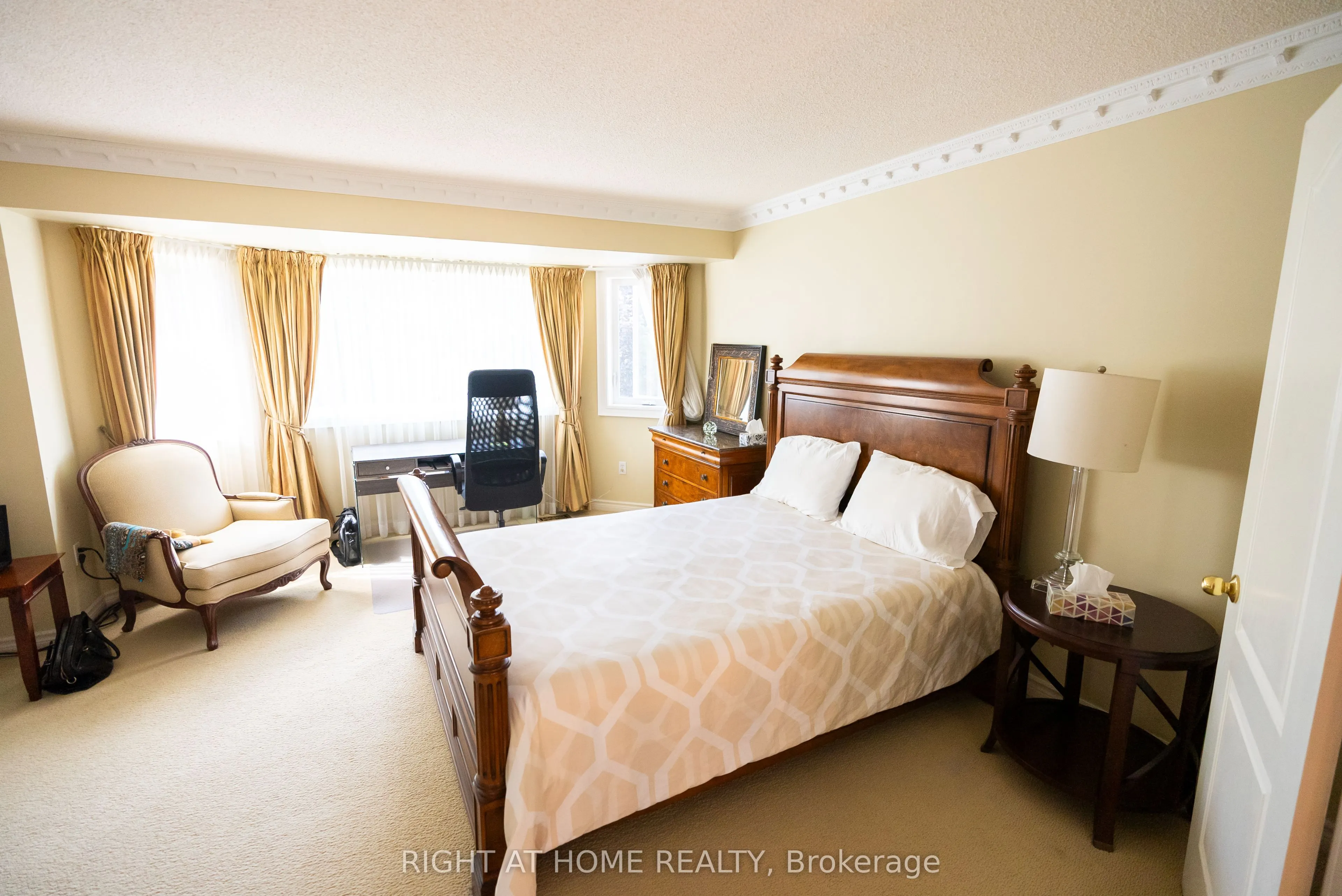 2427 Erin Centre Boulevard