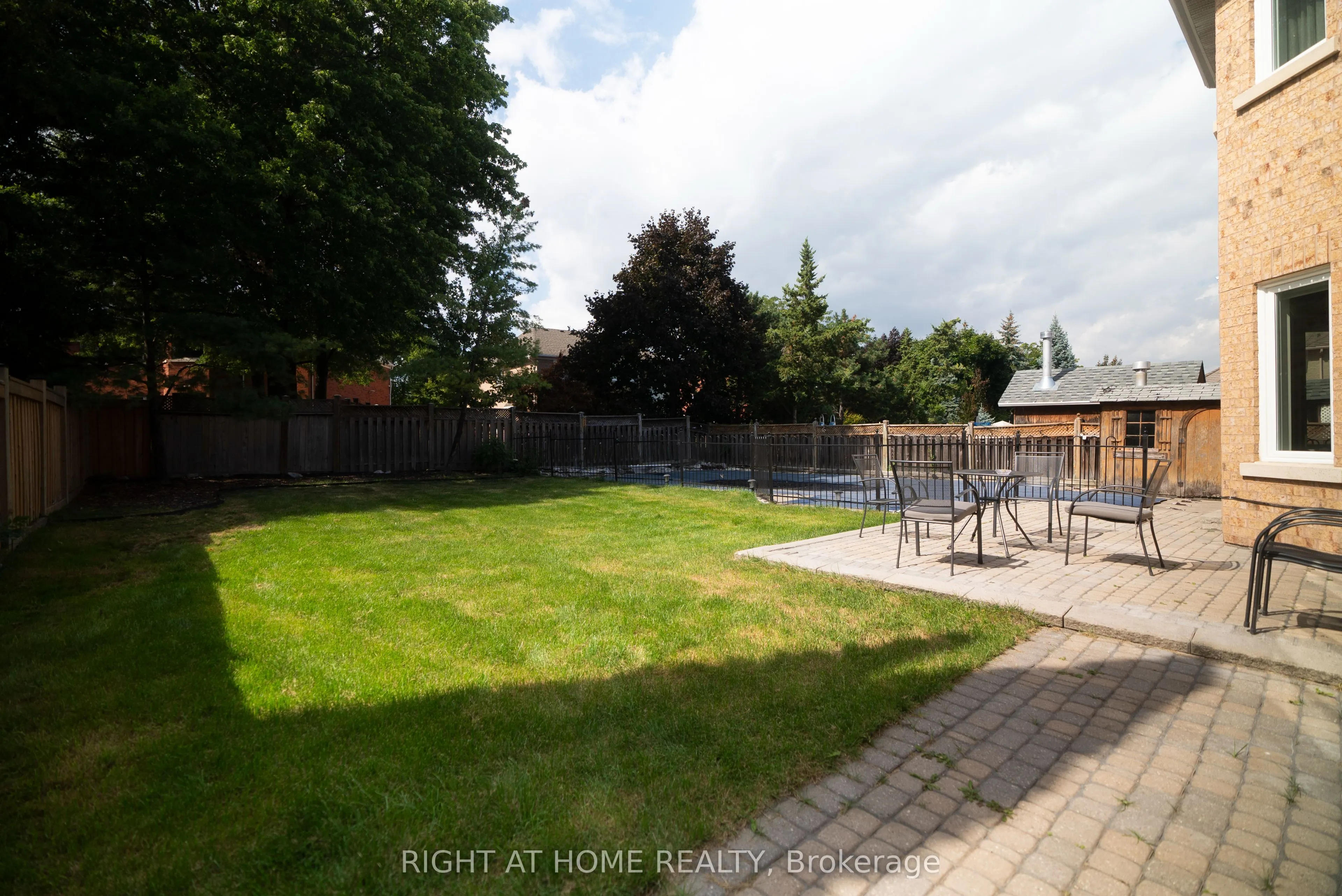 2427 Erin Centre Boulevard