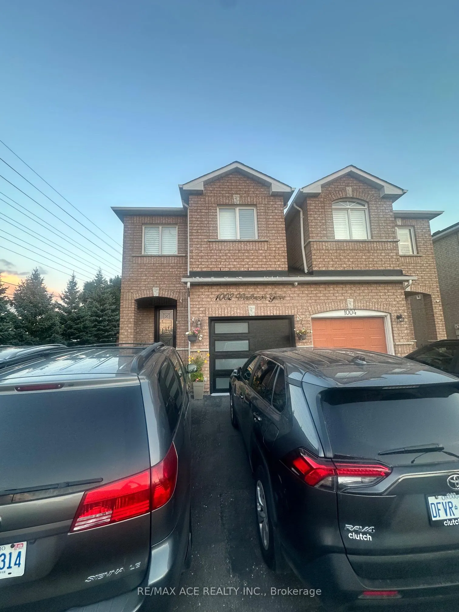 1002 Windbrook Grove