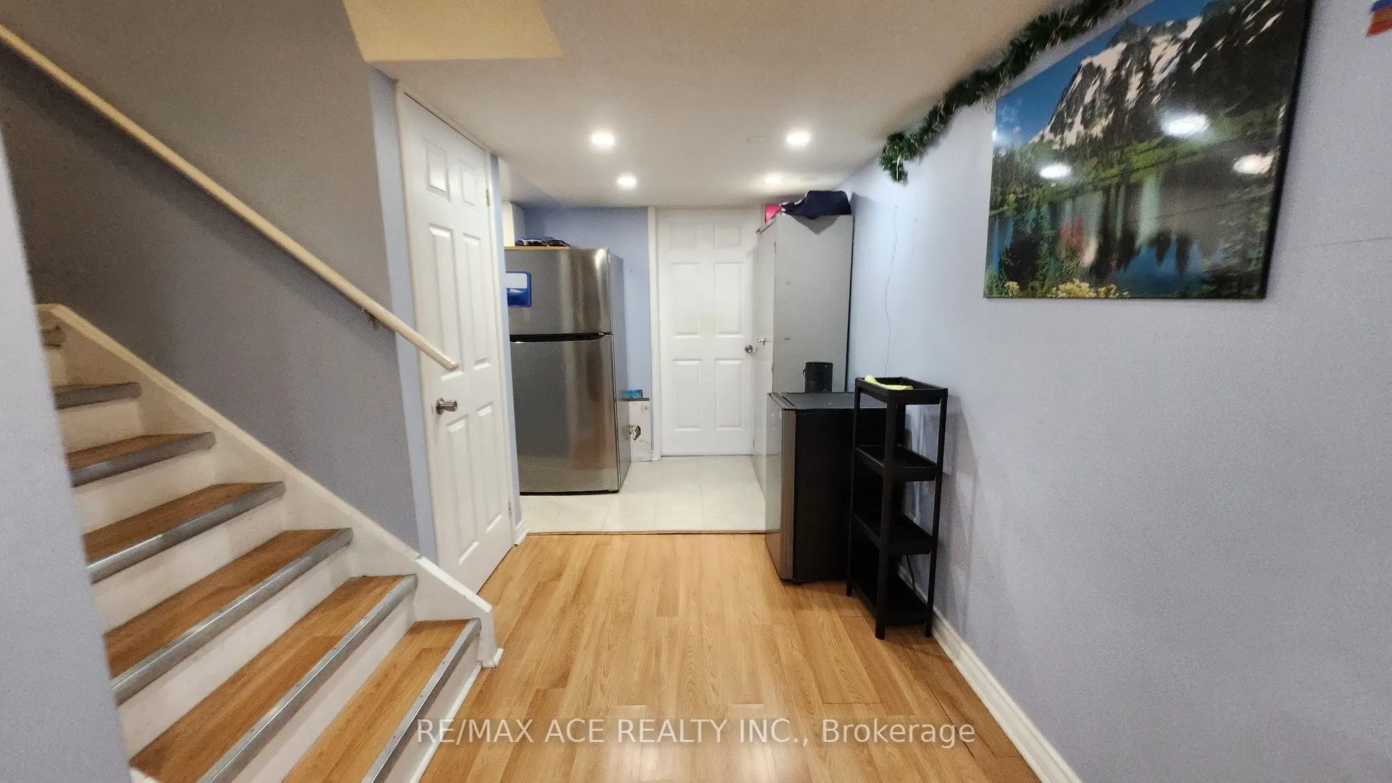 1002 Windbrook Grove