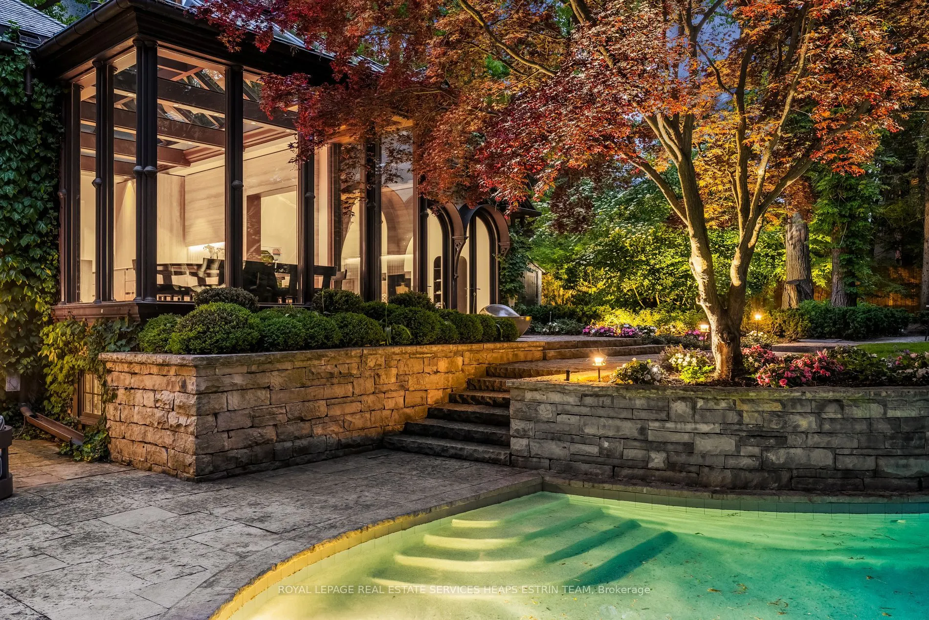 25 North Drive