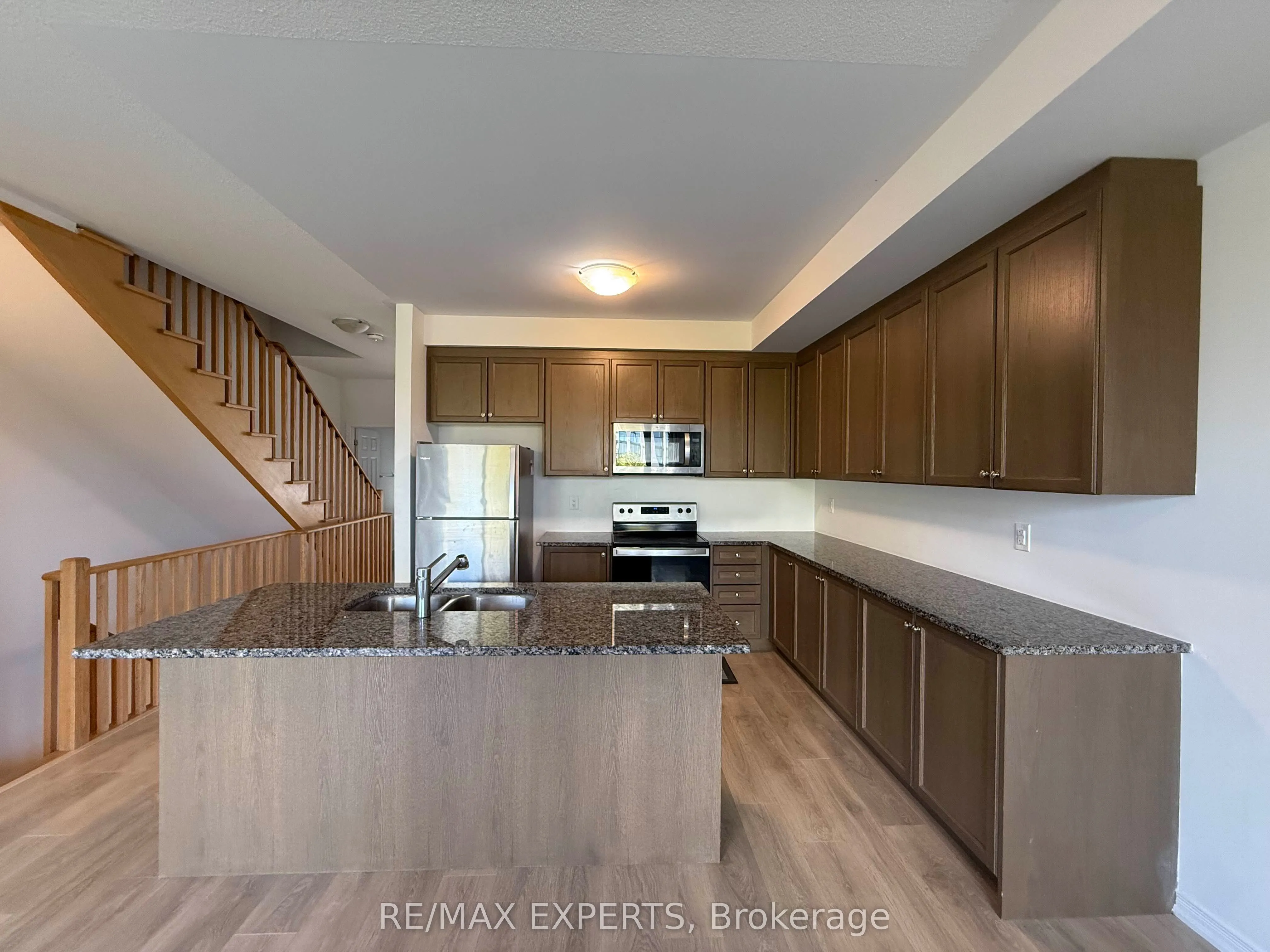 5 Woodstream Drive