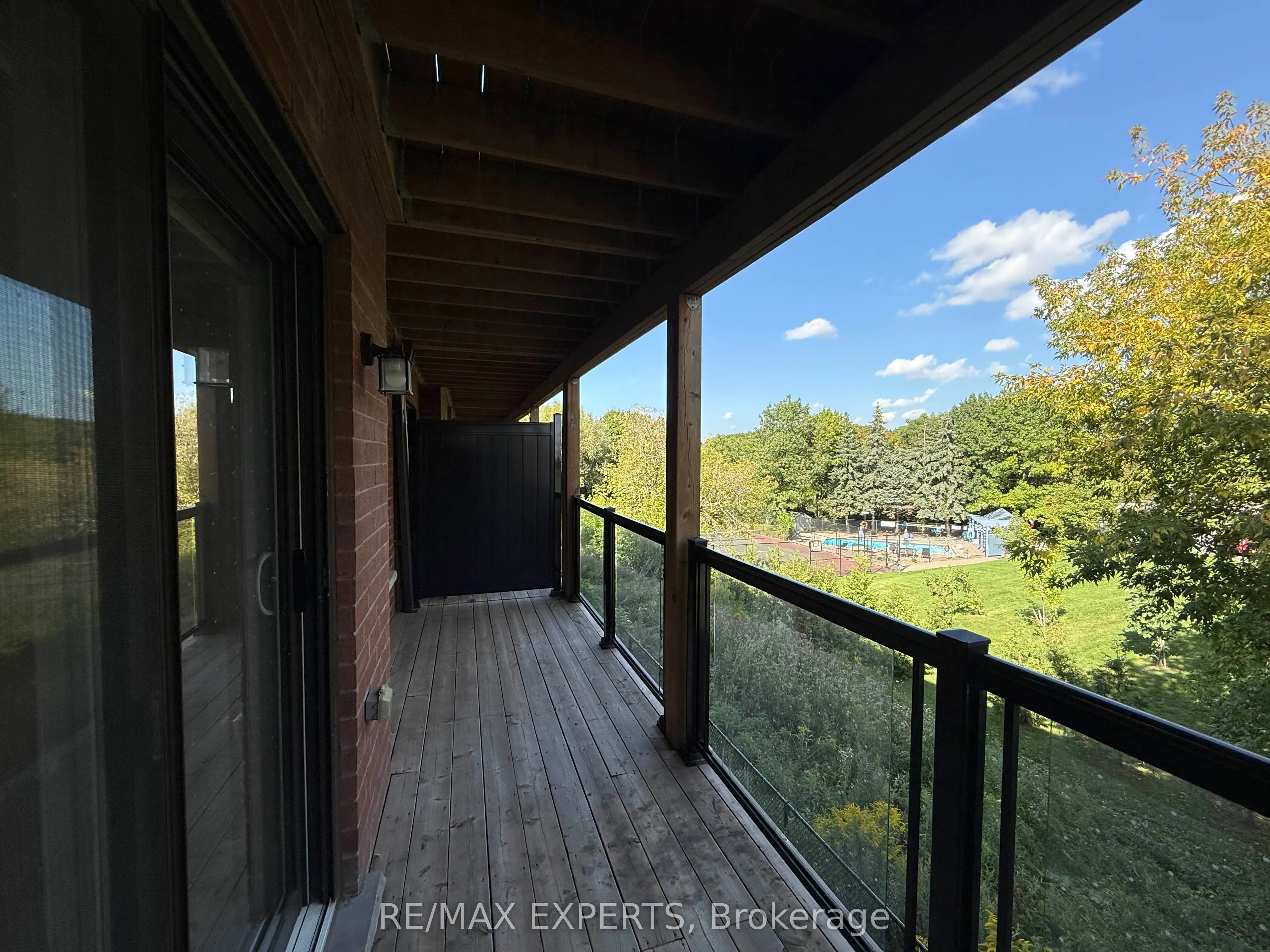 5 Woodstream Drive