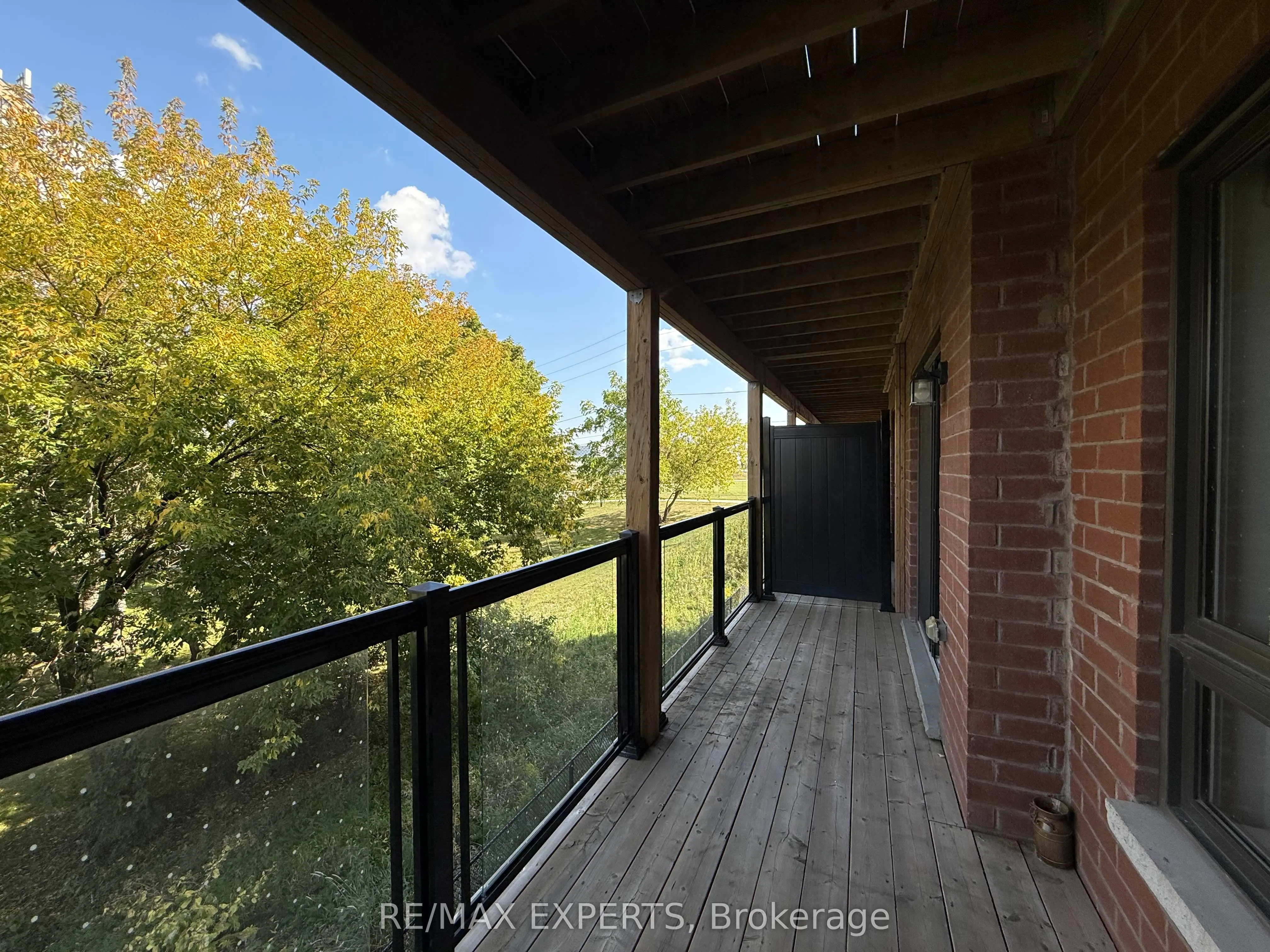 5 Woodstream Drive