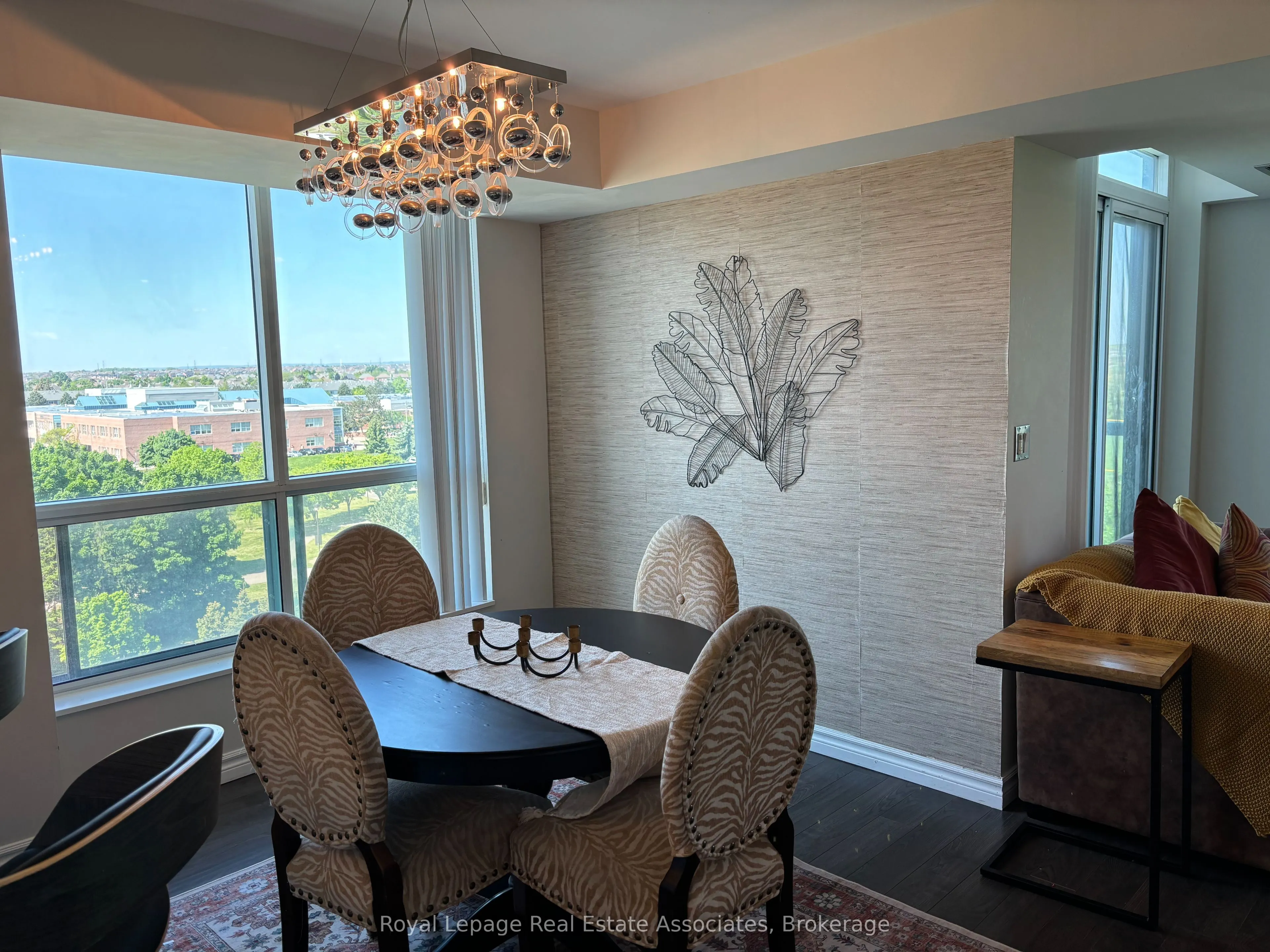 2585 Erin Centre Boulevard, #809