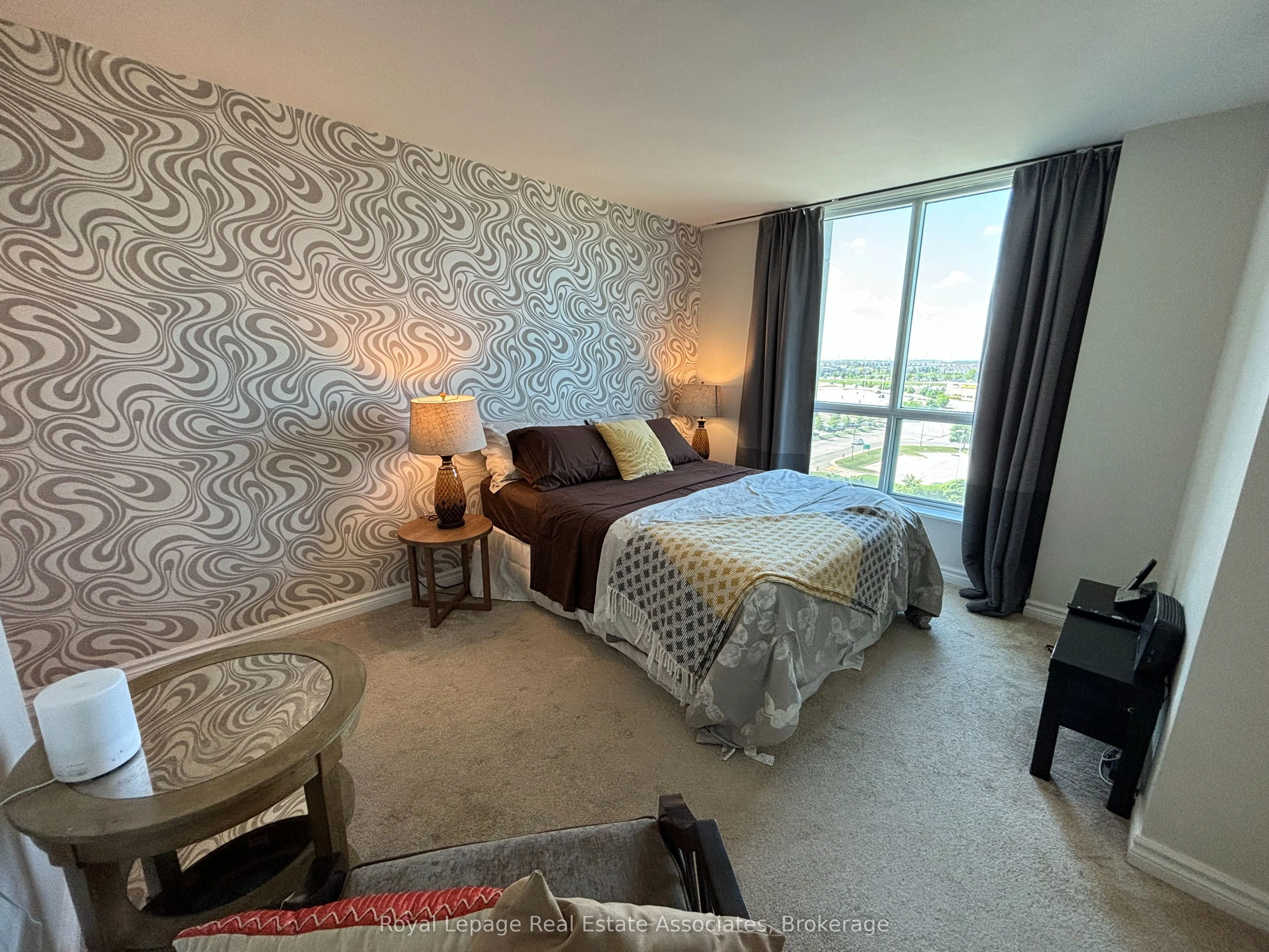 2585 Erin Centre Boulevard, #809