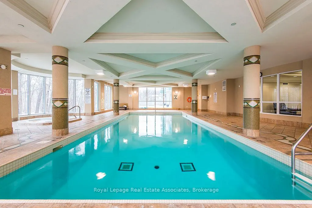 2585 Erin Centre Boulevard, #809