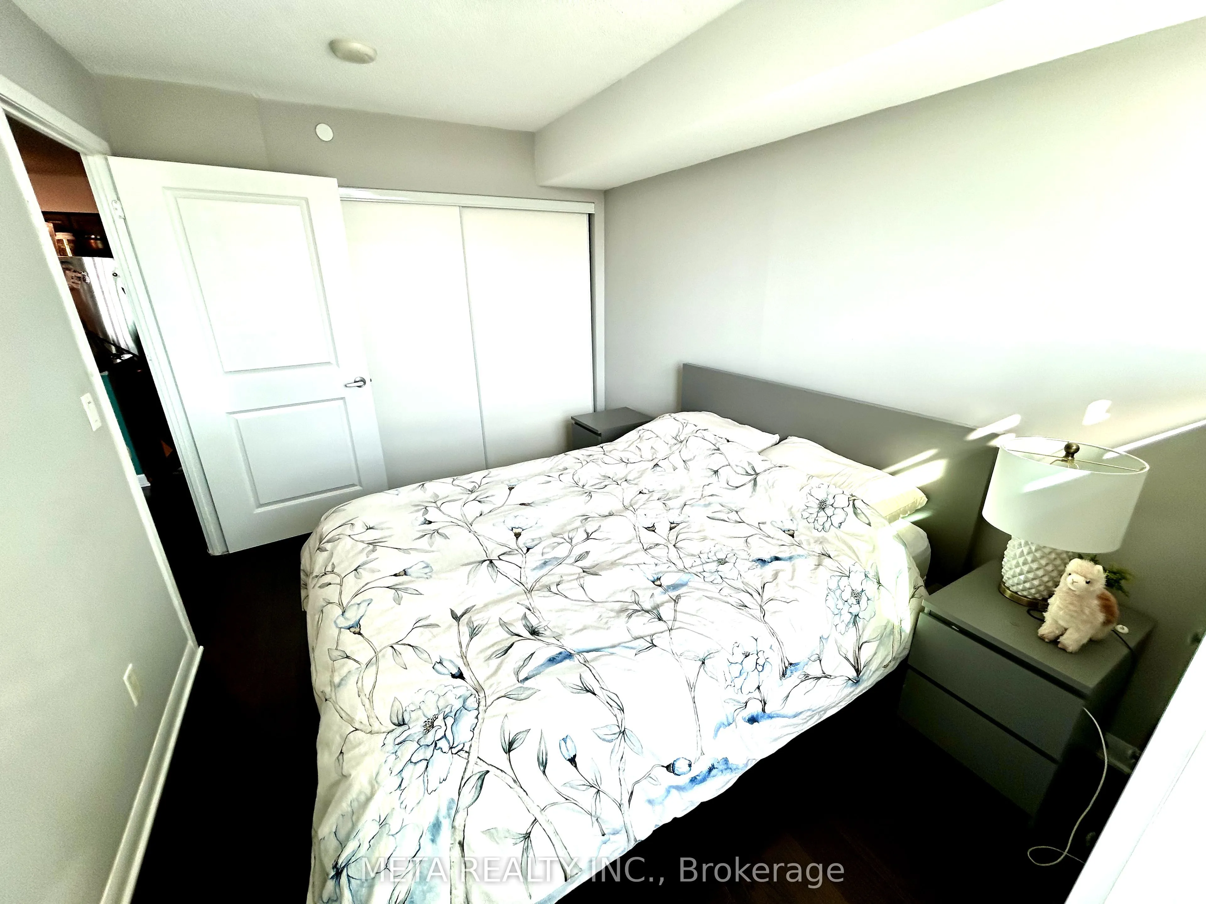215 Sherway Gardens Road, #1811
