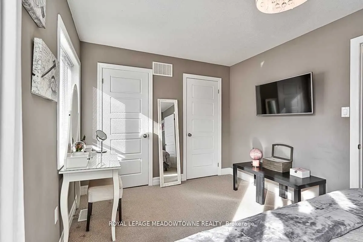 70 Plains Road W, #23